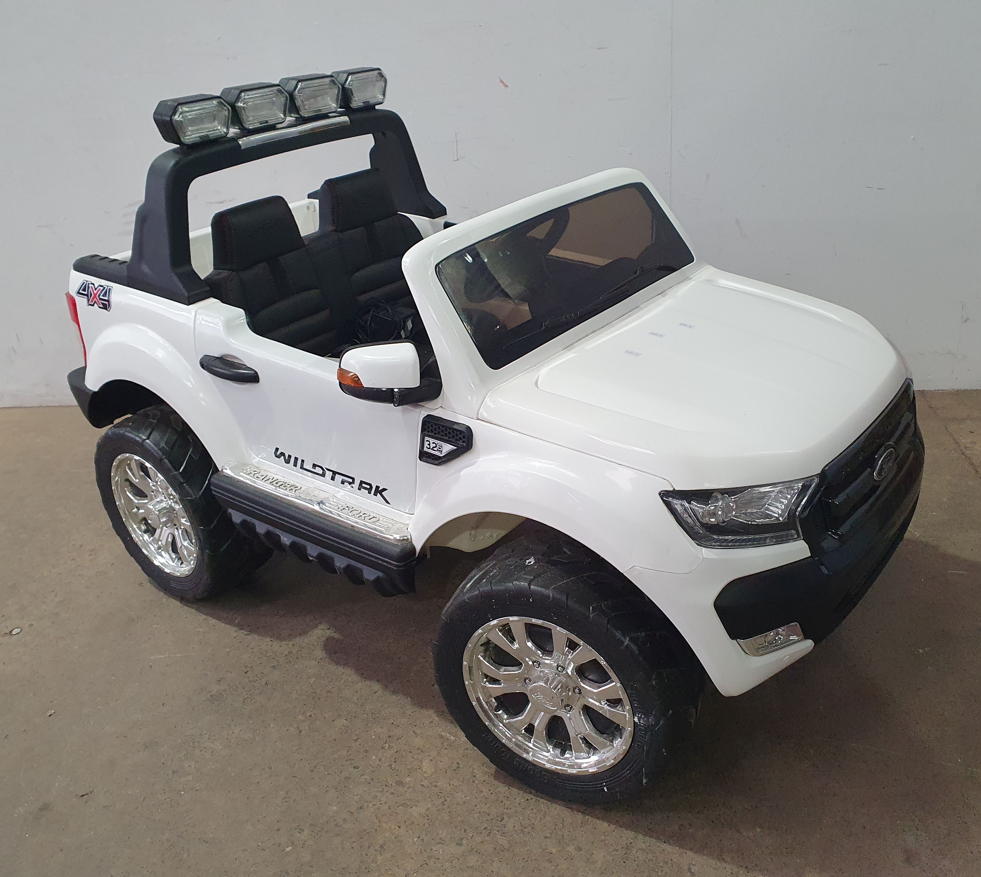 1235 · A FORD KIDS CAR