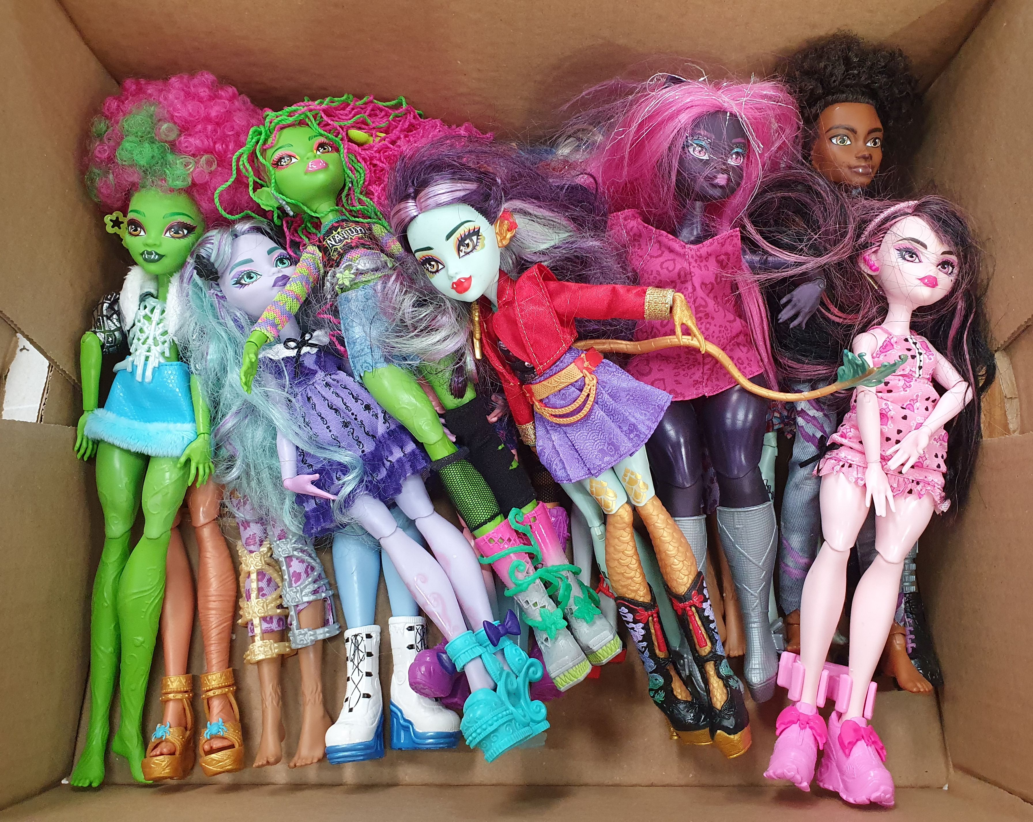 4A · 17 DOLLS