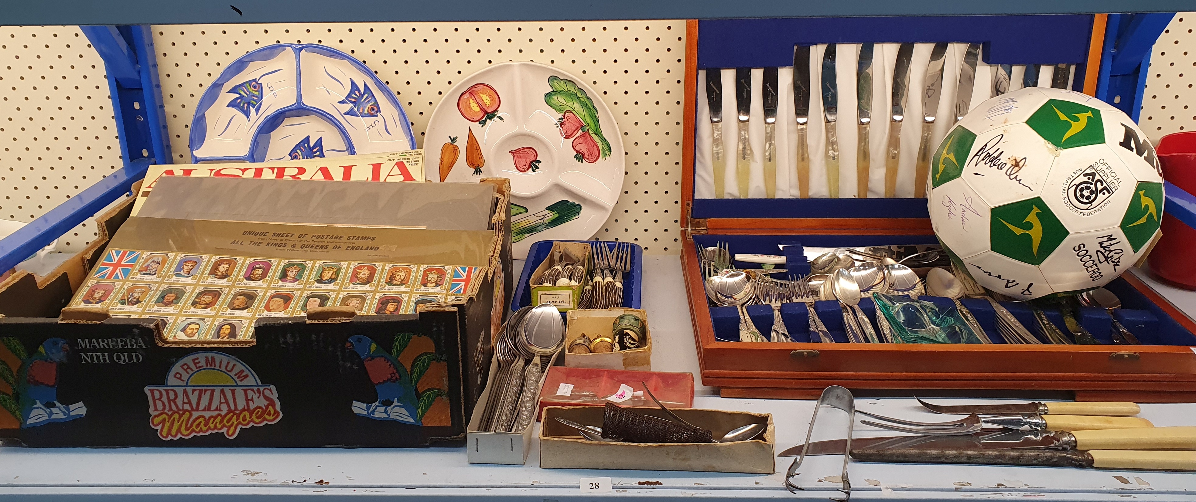 28 · A GROUP OF VARIOUS ITEMS