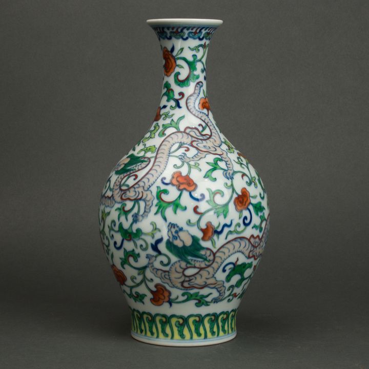 Chinese doucai 'dragon' vase