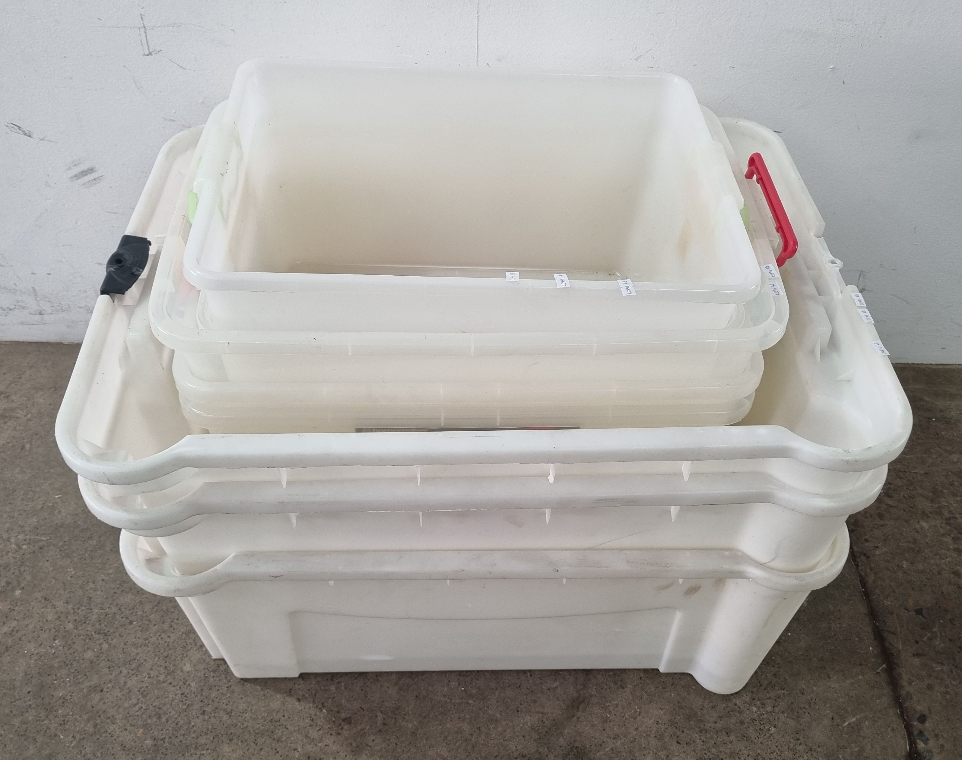 1352 · A GROUP OF PLASTIC TUBS