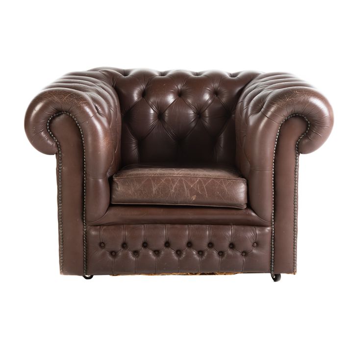 Distressed Leather Tufted Tub Chair