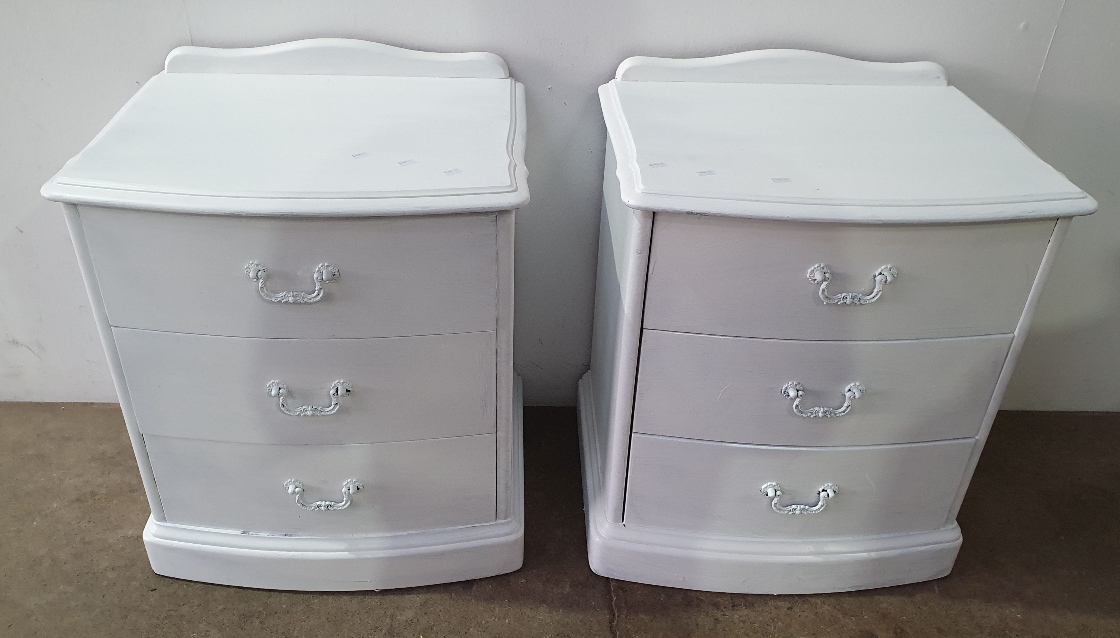 2190 · A PAIR OF PAINTED BEDSIDE CABINETS