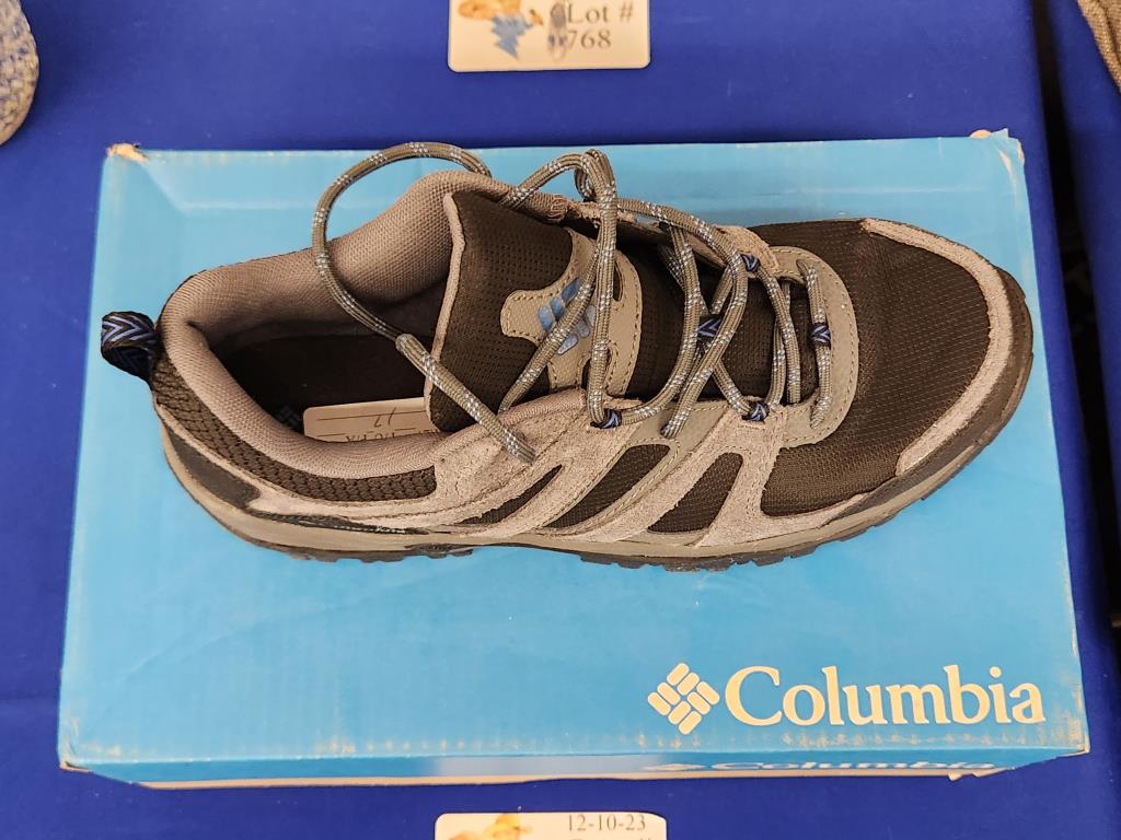 ONE PAIR OF NEW GREY COLUMBIA TENNIS SHOES Lightning Auctions Inc