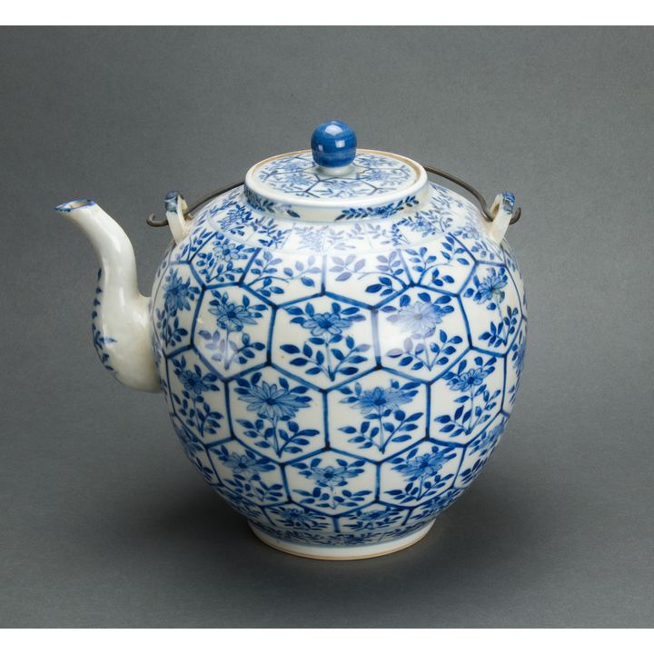 Chinese underglaze blue teapot