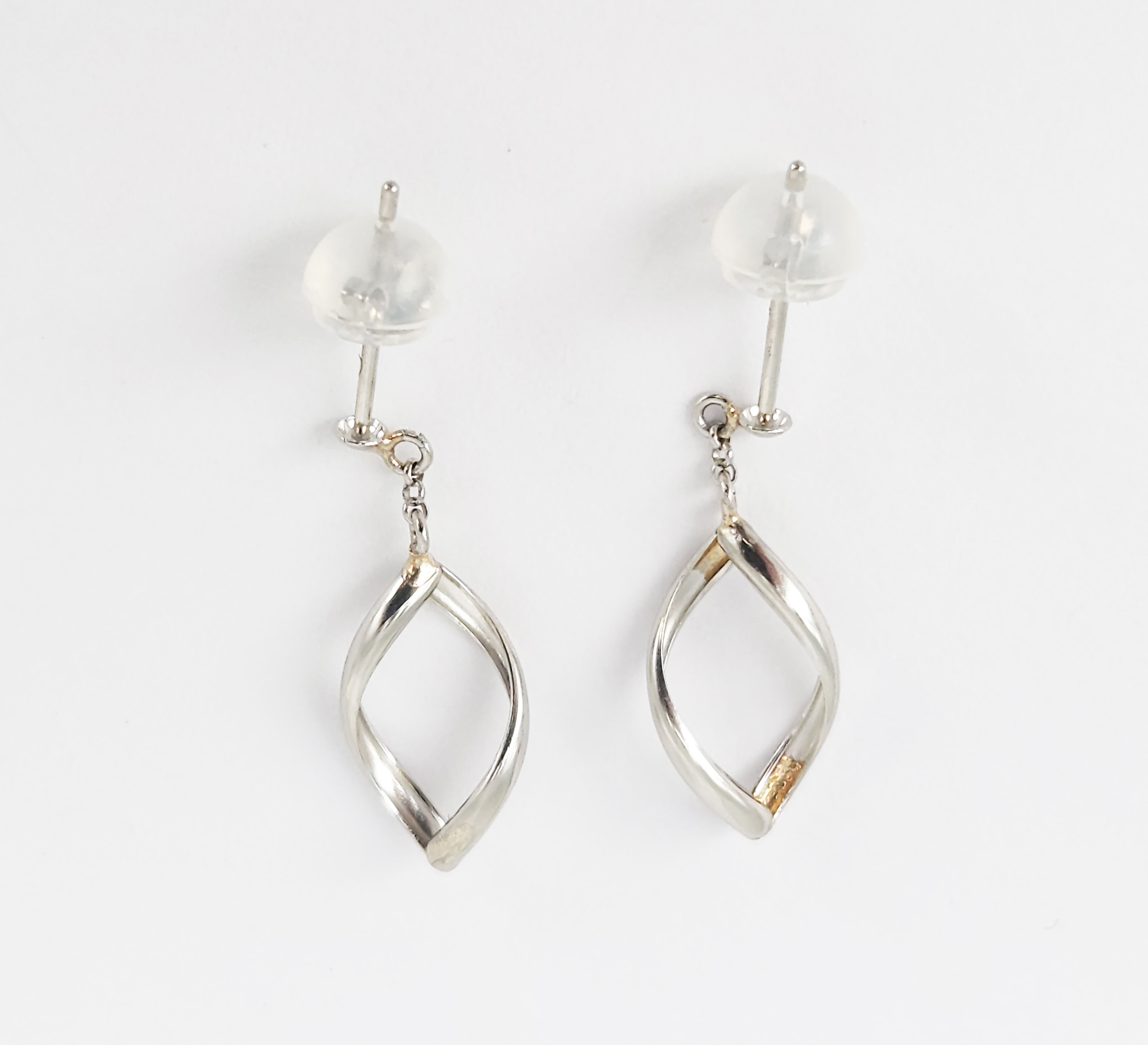 363 · A PAIR OF PLATINUM ORGANIC DROP EARRINGS