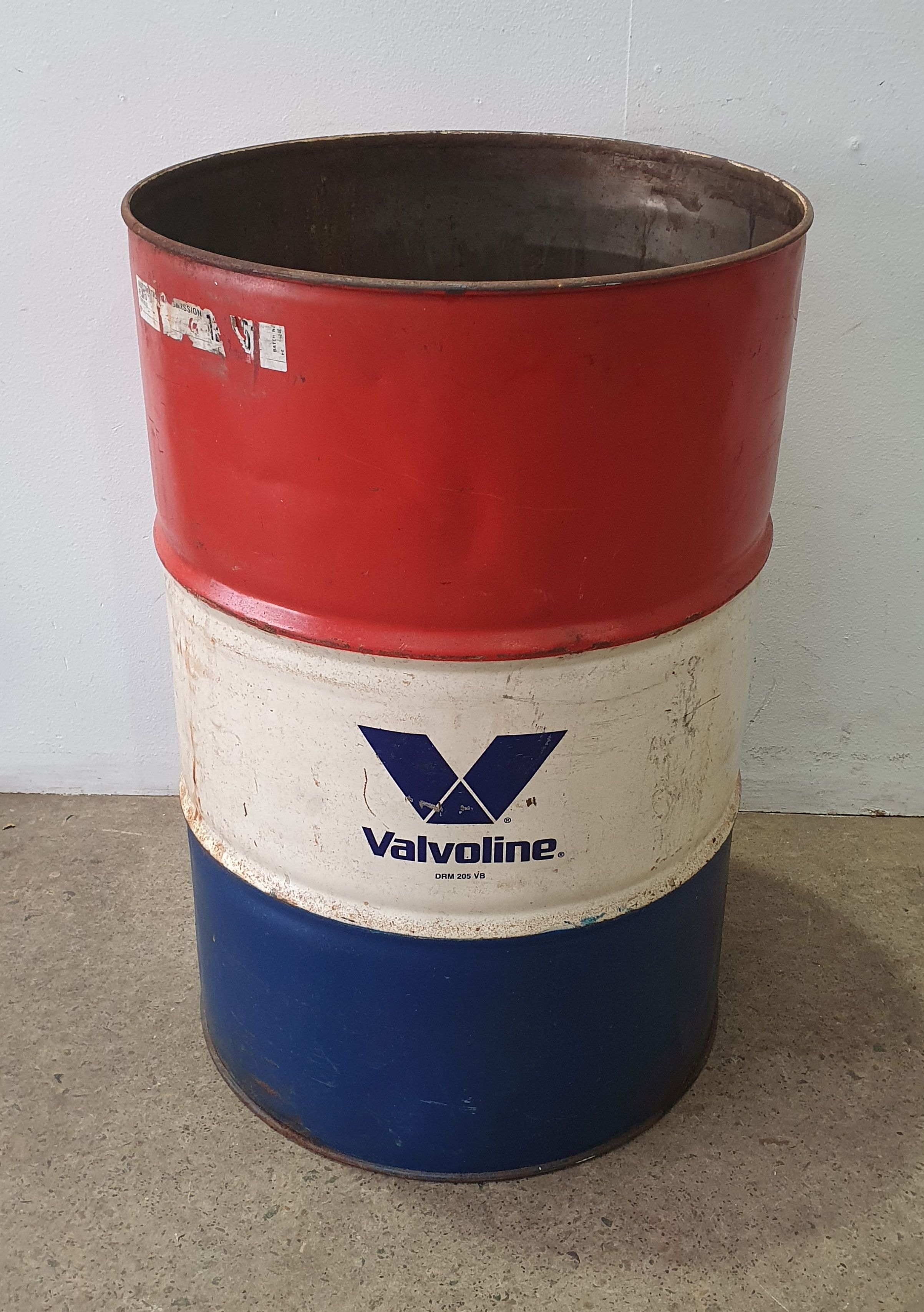 1040 · A LARGE VALVOLINE OIL DRUM