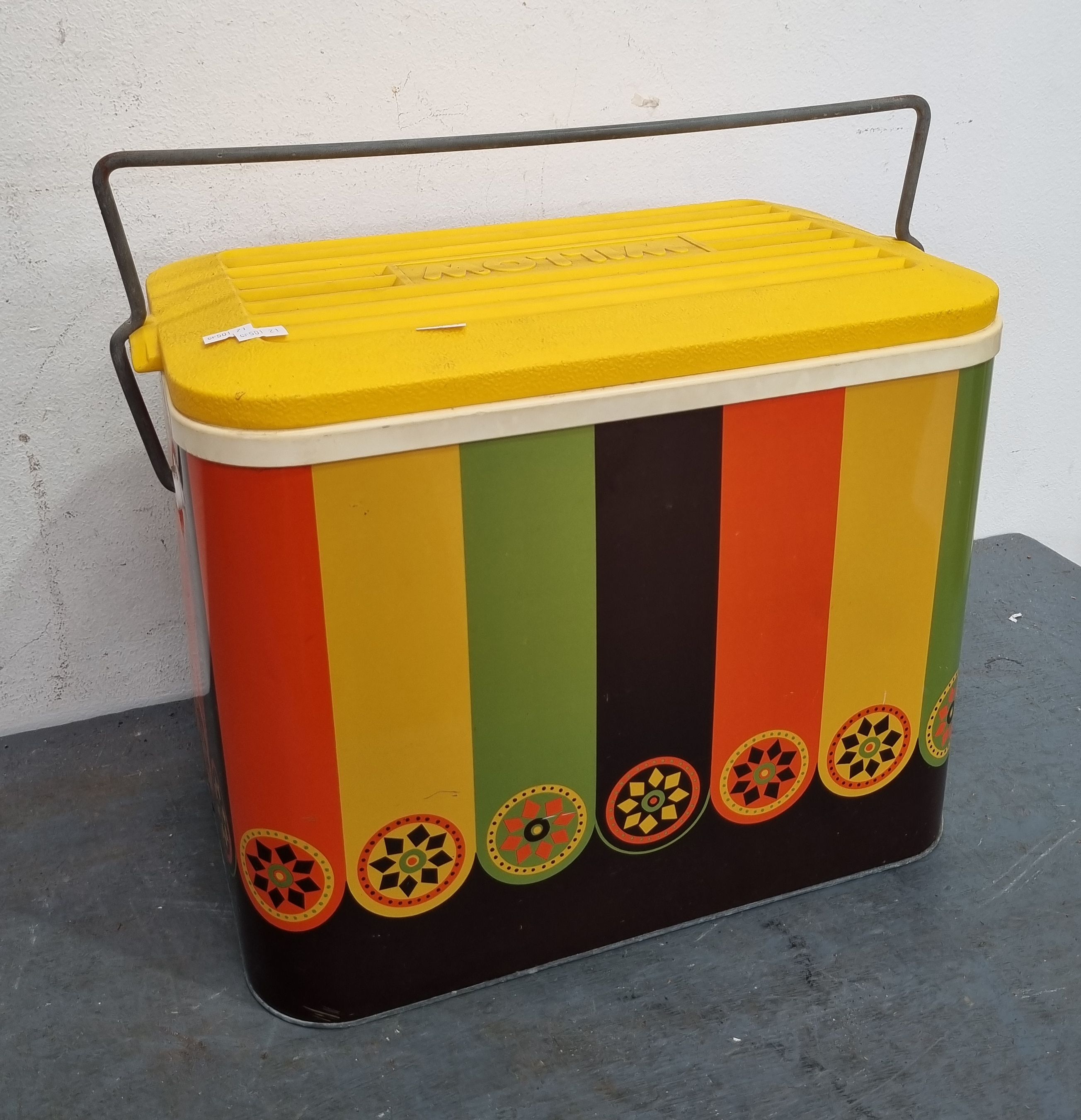 A Willow Vintage Esky