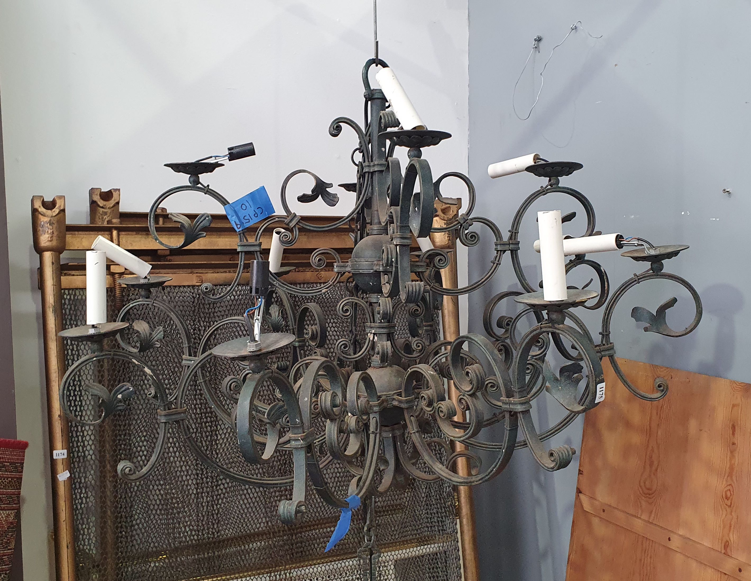 1175 · A LARGE WROUGHT IRON CEILING LIGHT