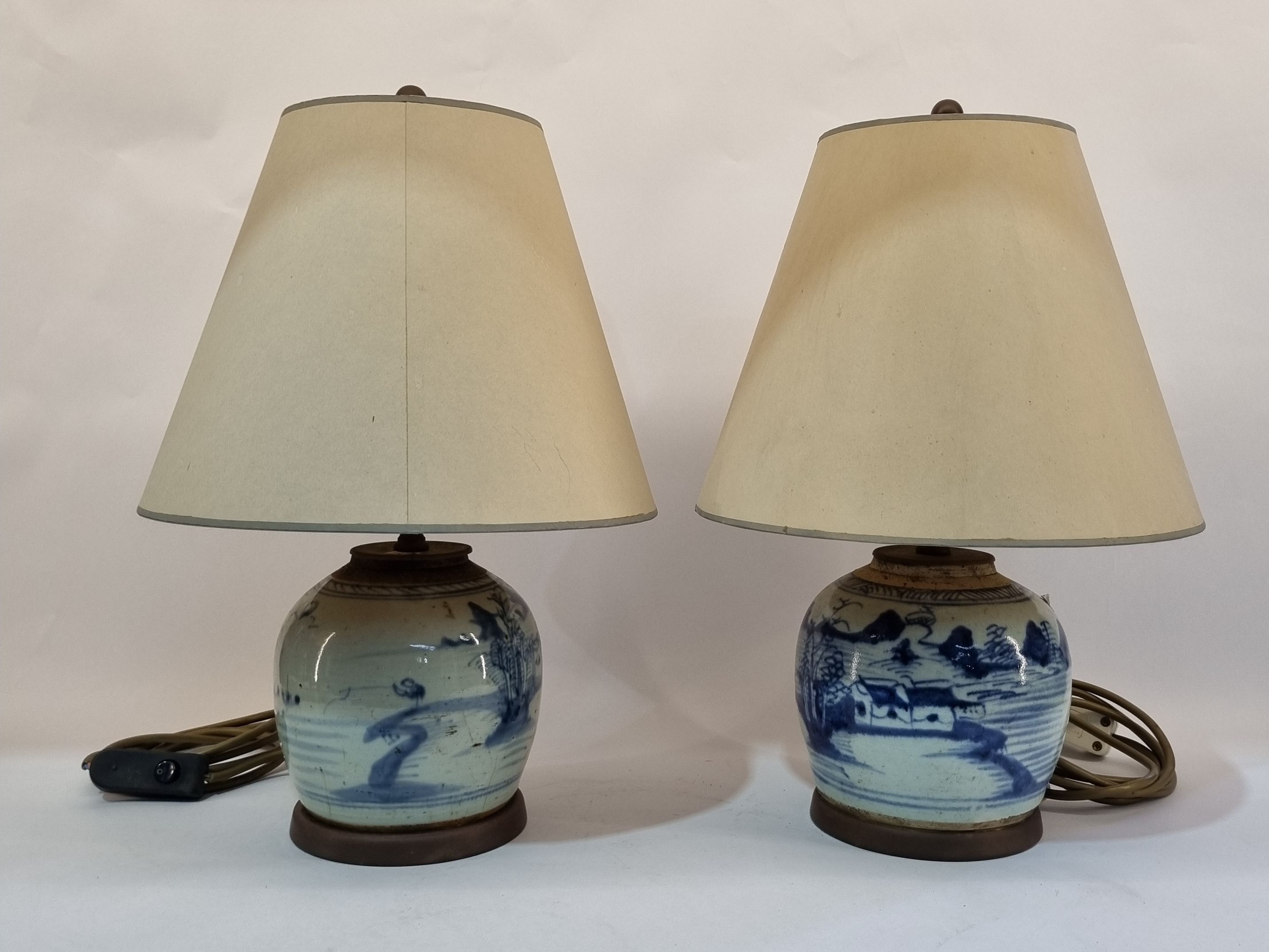 658 · A PAIR OF C 19TH CENTURY CHINESE BLUE AND WHITE JARS FITTED AS TABLE LAMPS