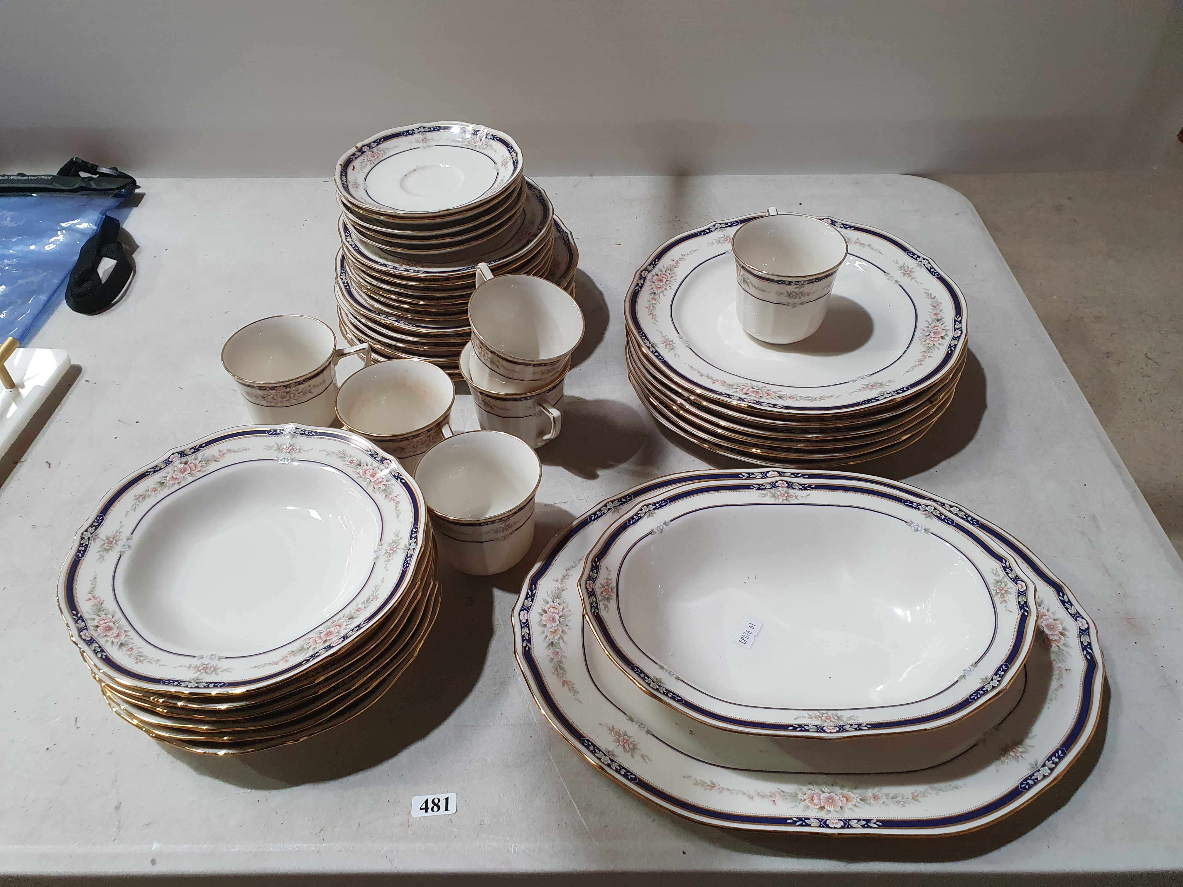 481 · A NORITAKE DINNER SERVICE
