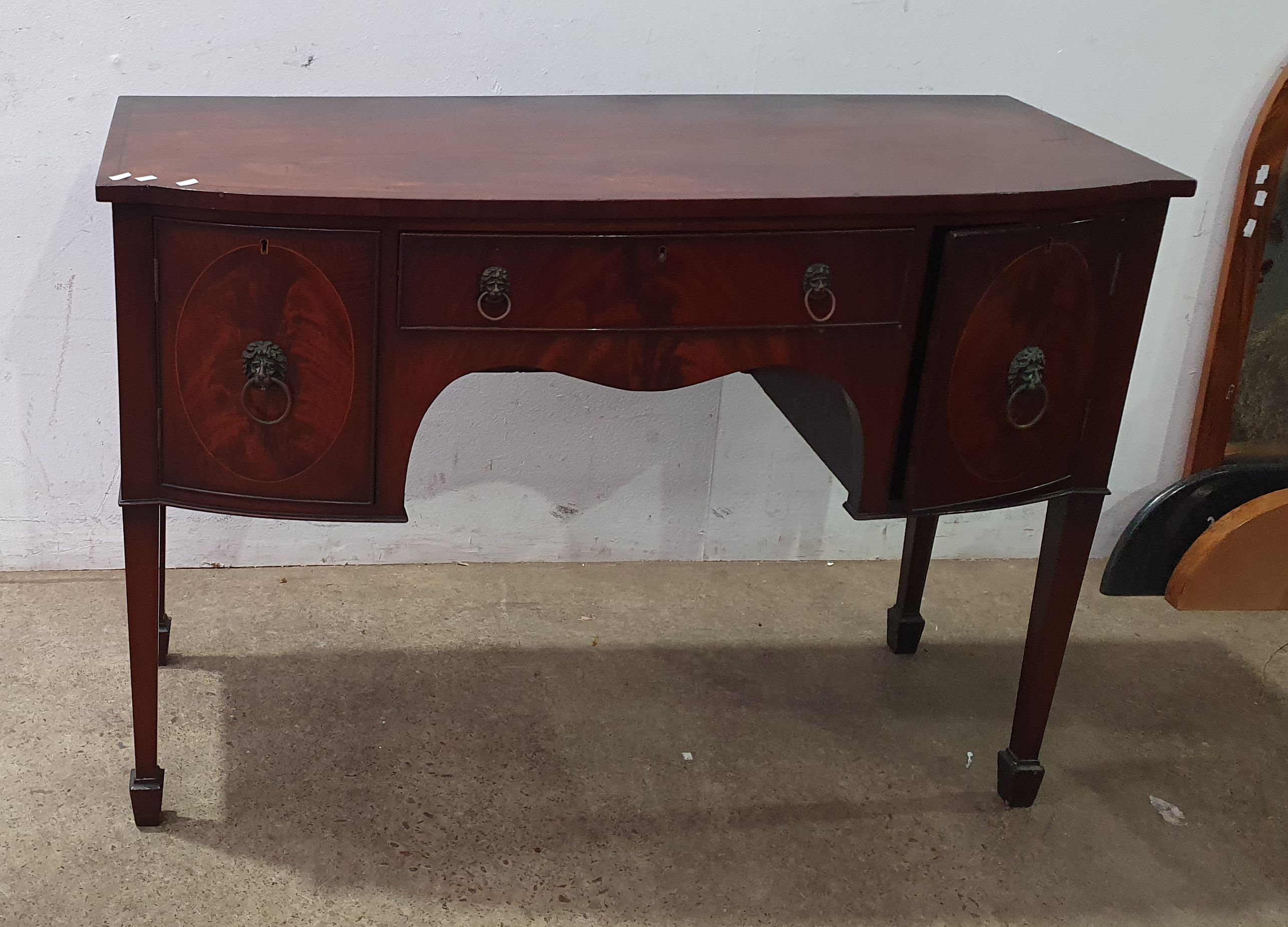 2047 · A SHERATON STYLE SIDEBOARD