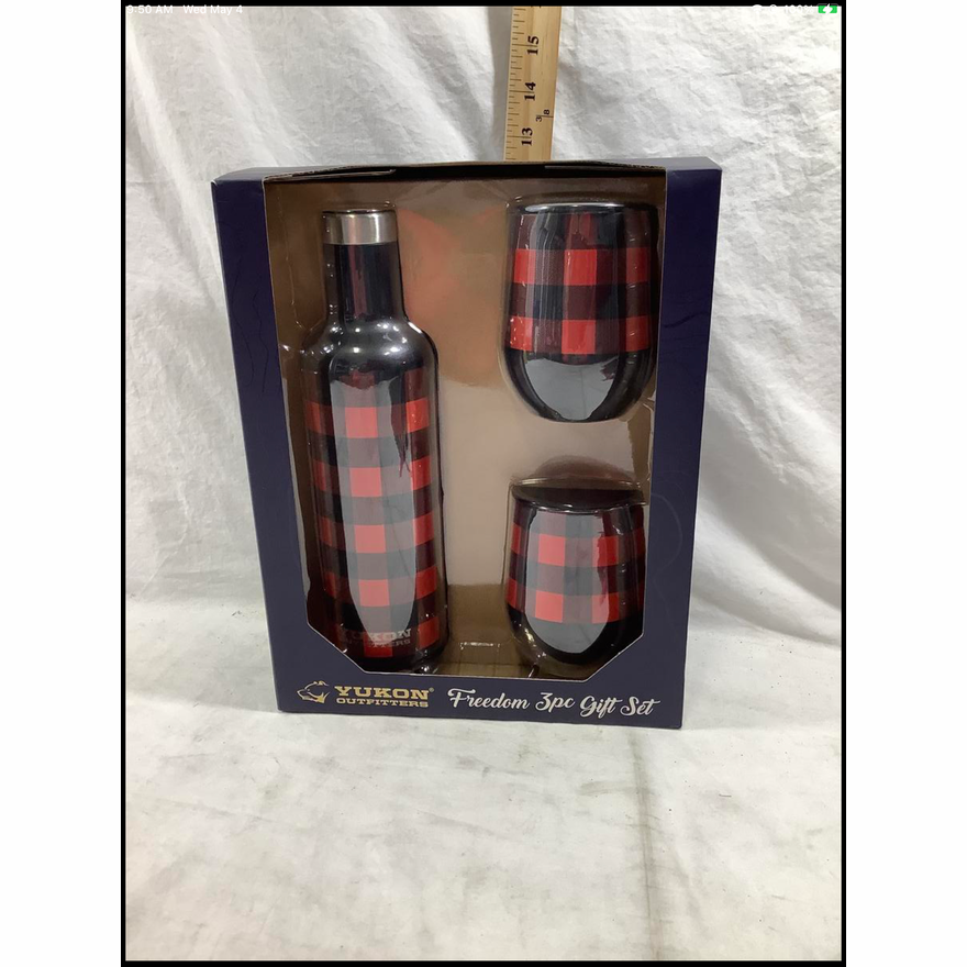 Yukon Outfitters Freedom 3pc Gift Set Black/Red Plaid