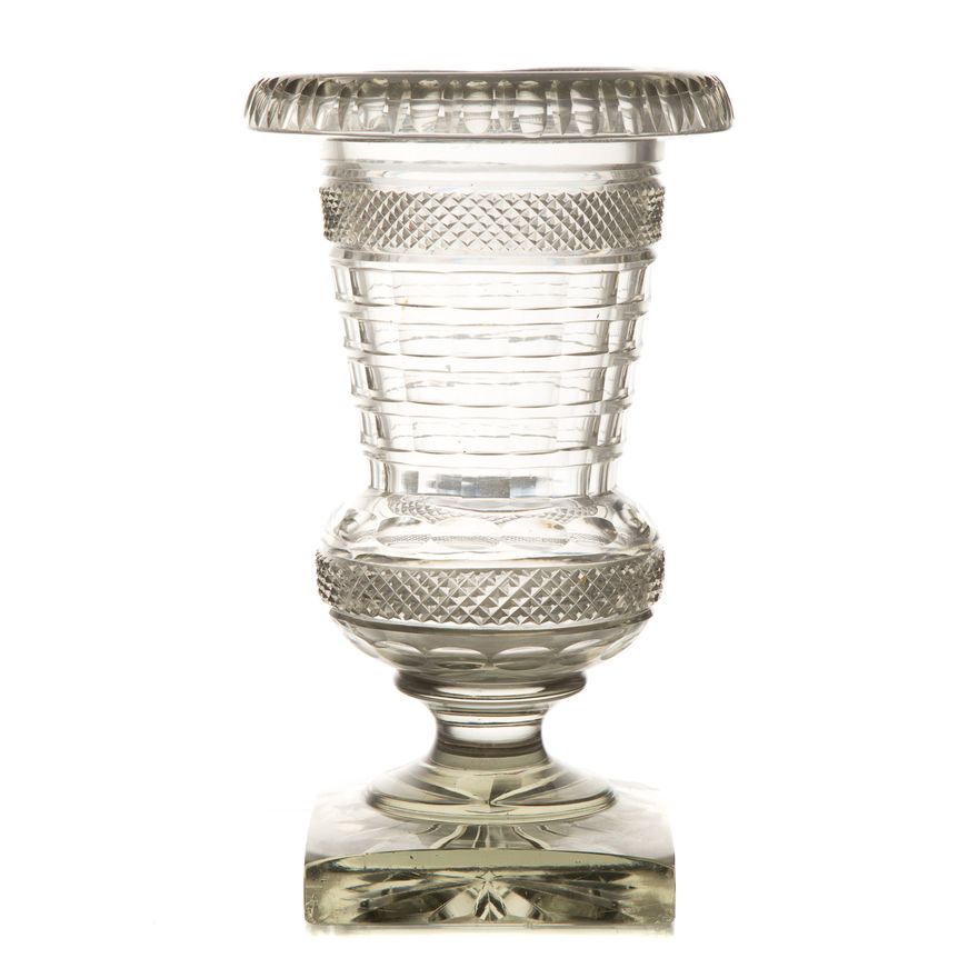 Large Anglo-Irish cut glass urn