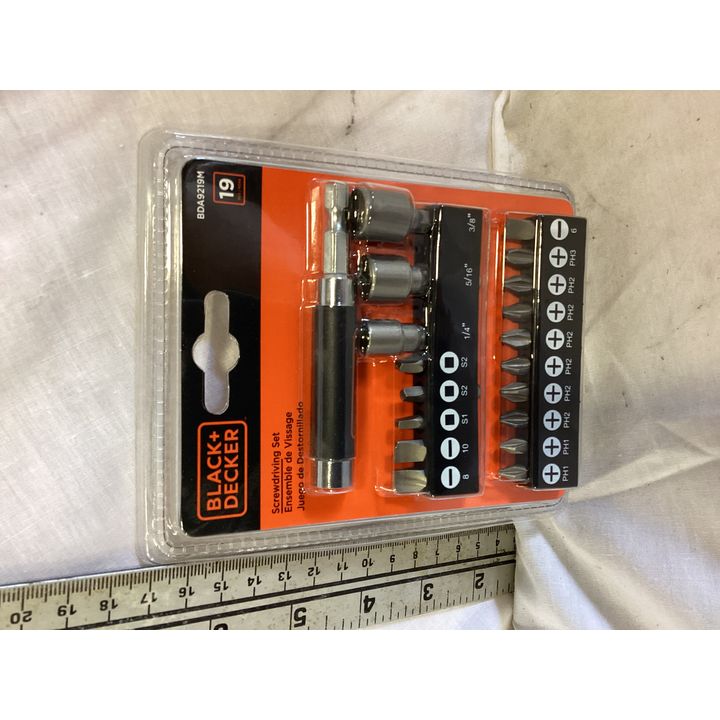 Black + Decker Screwdriving Set= 19pc
