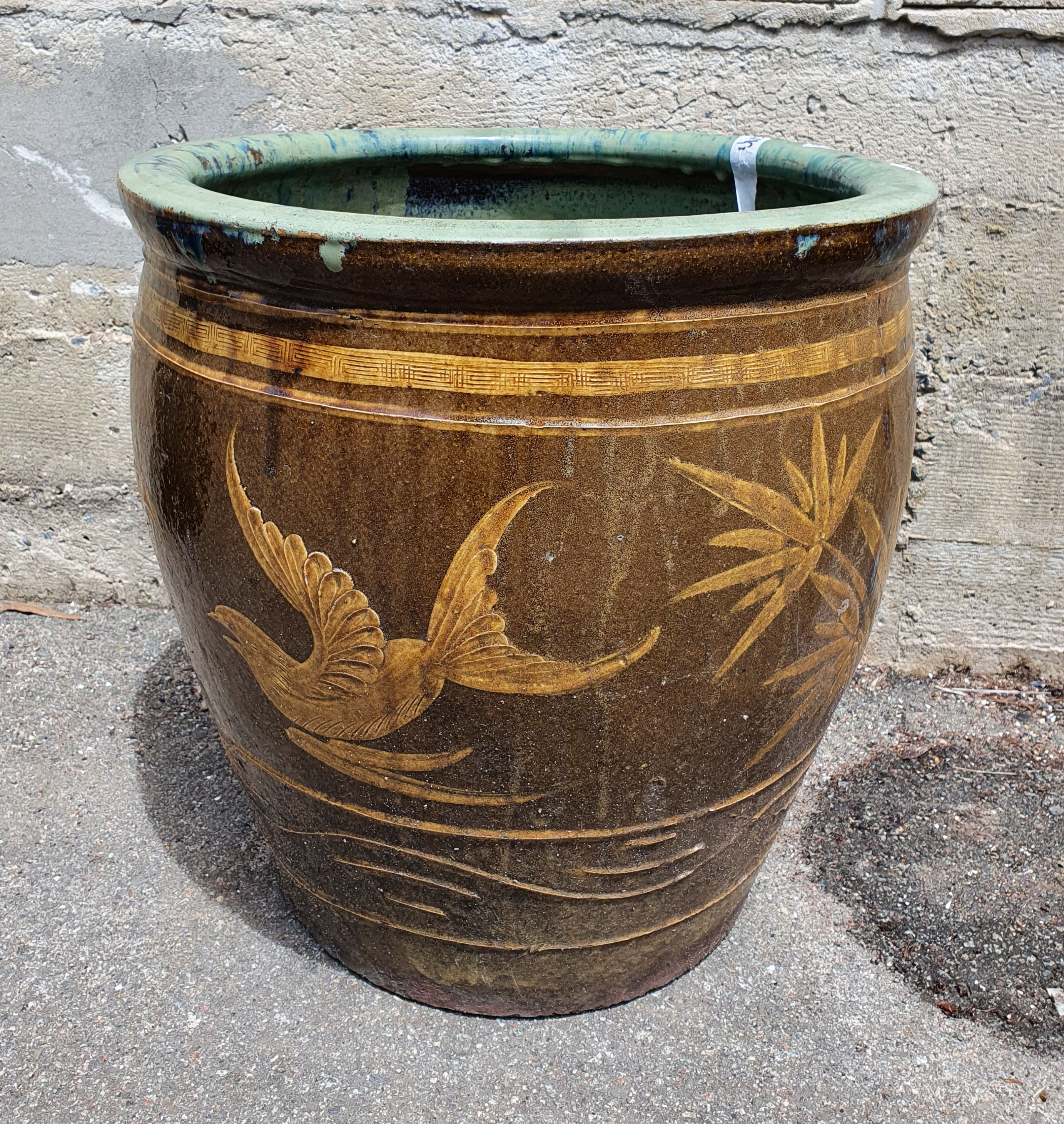 1132 · A GLAZED DRAGON POT