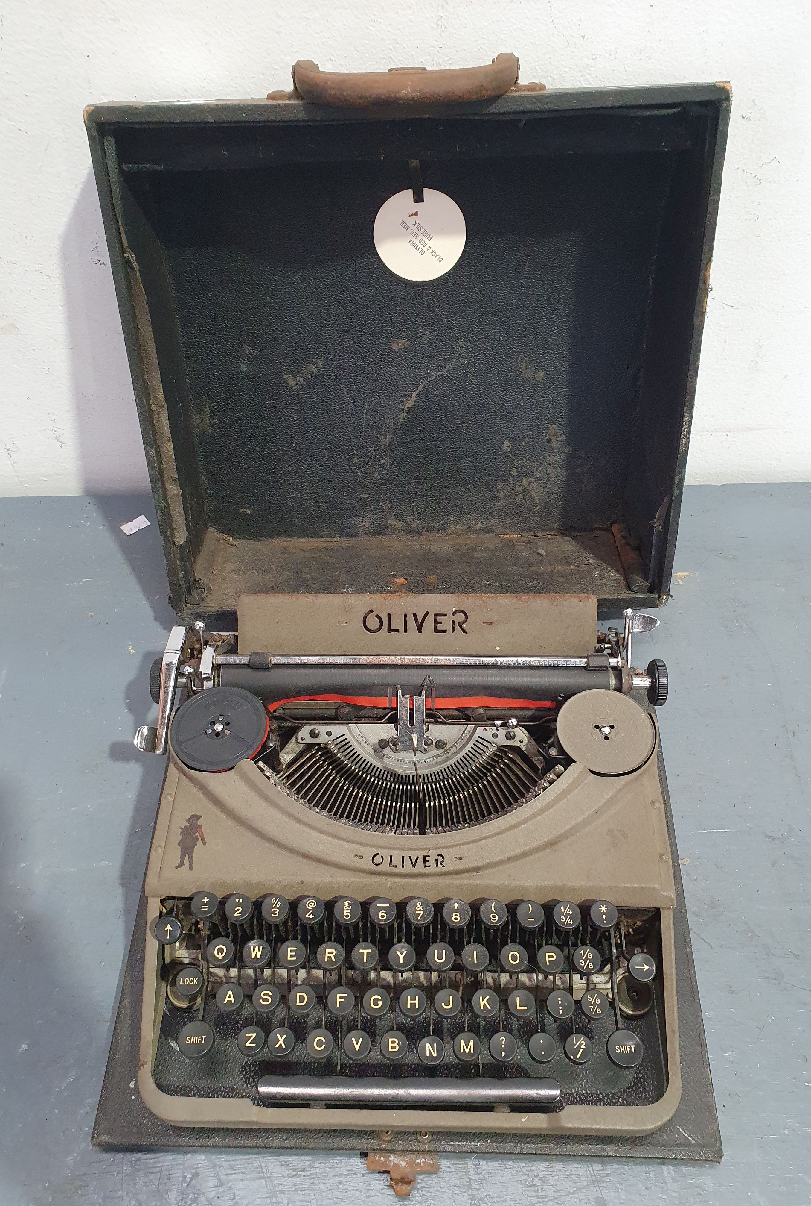 1295 · AN OLIVER TYPEWRITER