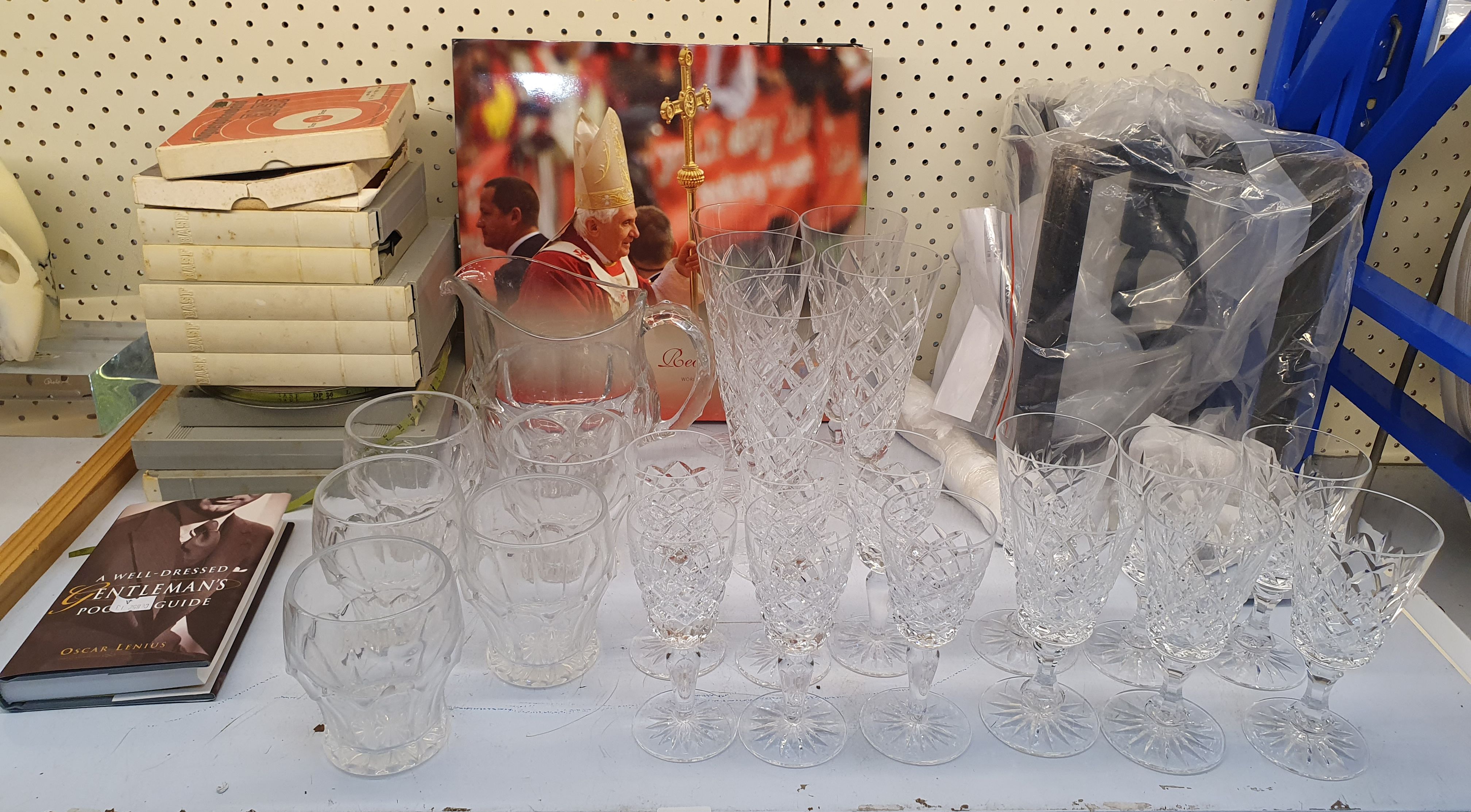54 · A GROUP OF VARIOUS ITEMS