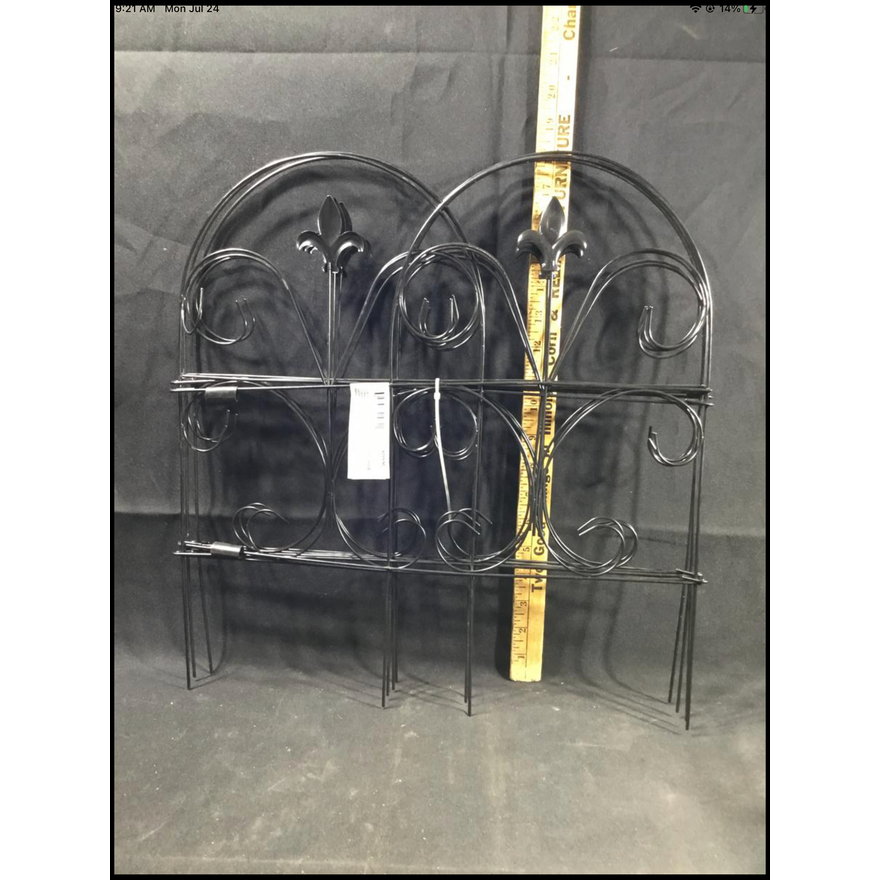 Vigoro 18in Romantic Folding Fence