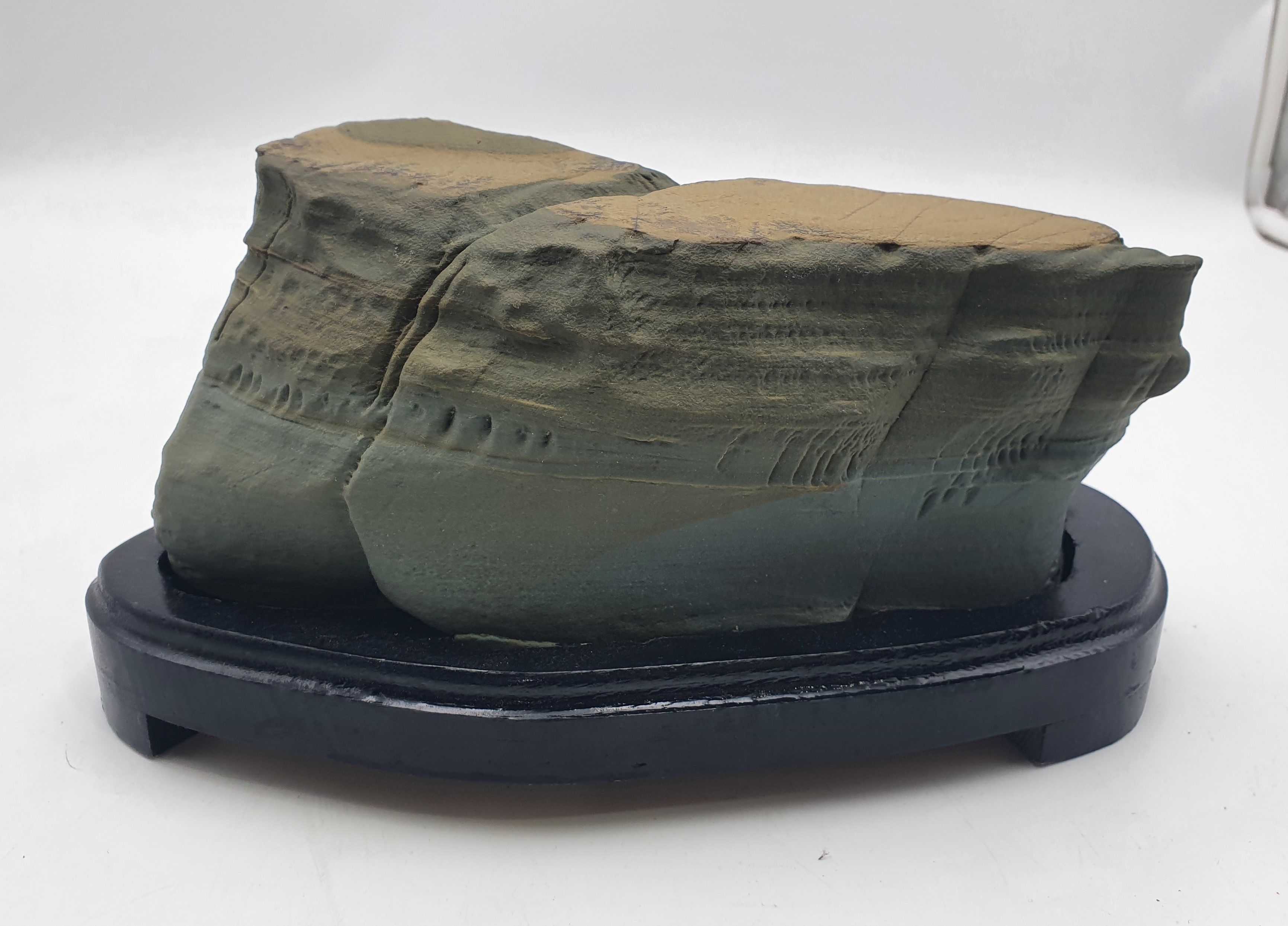 172 · A CHINESE SCHOLAR'S STONE