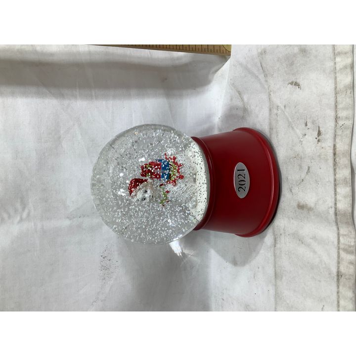 Wondershop Llama "2021" Snowglobe