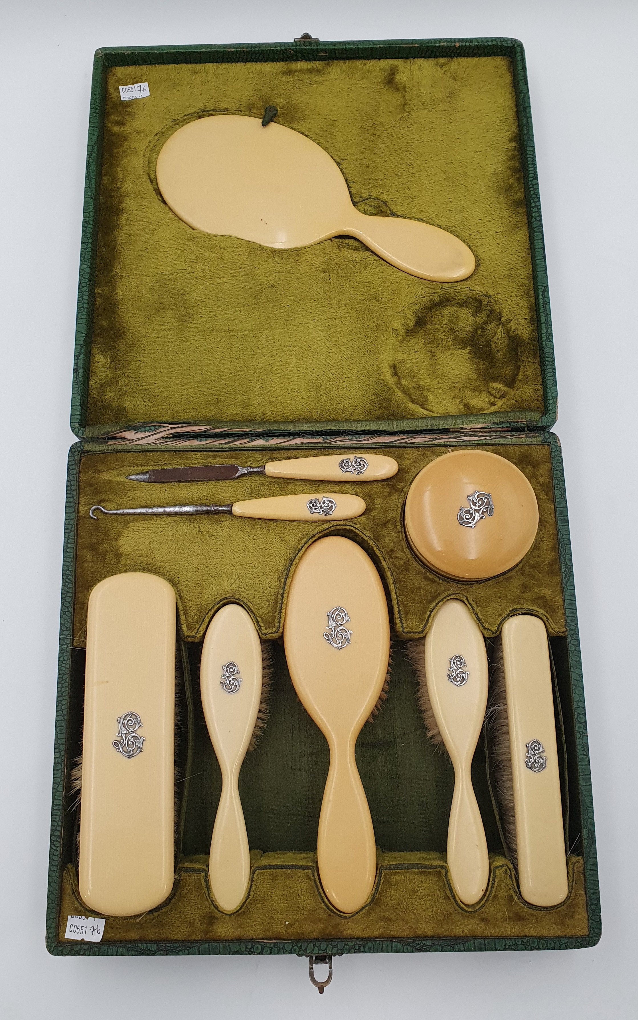 157 · AN EDWARDIAN LADY'S TRAVELLING SET