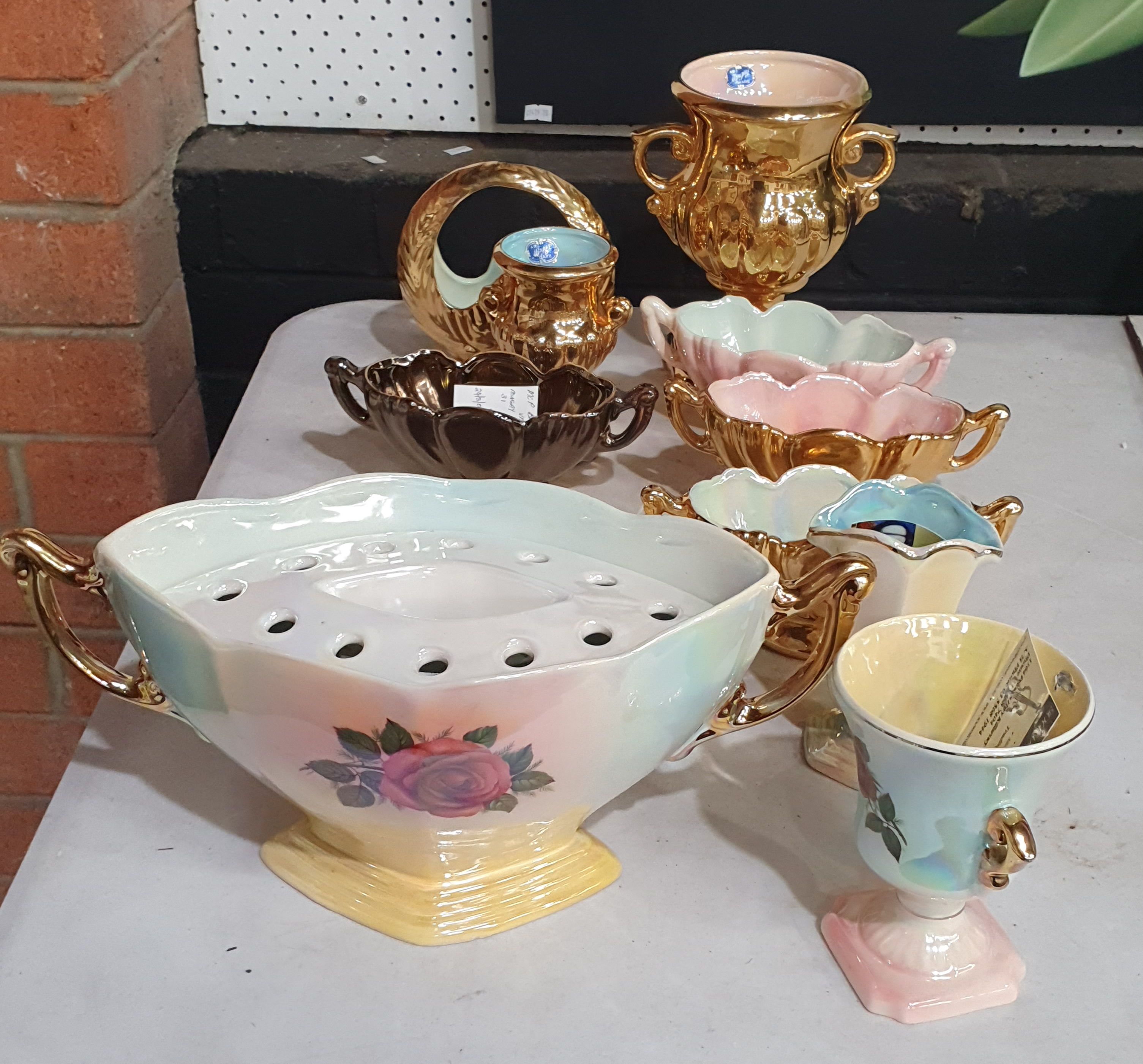 419 · A COLLECTION OF VARIOUS LUSTRED AUSTRALIAN POTTERY PIECES