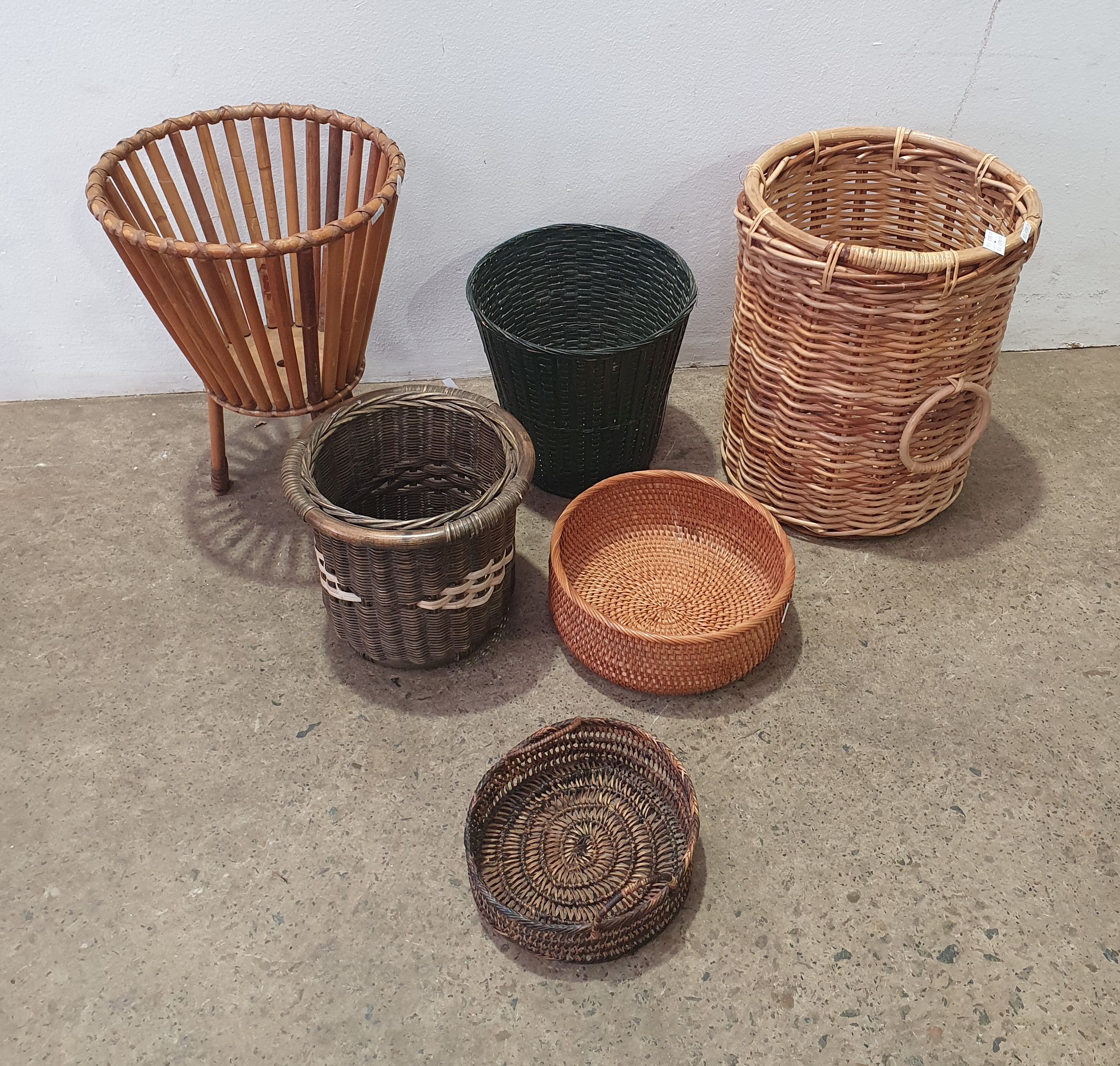 1060 · A GROUP OF VARIOUS CANE BASKETS