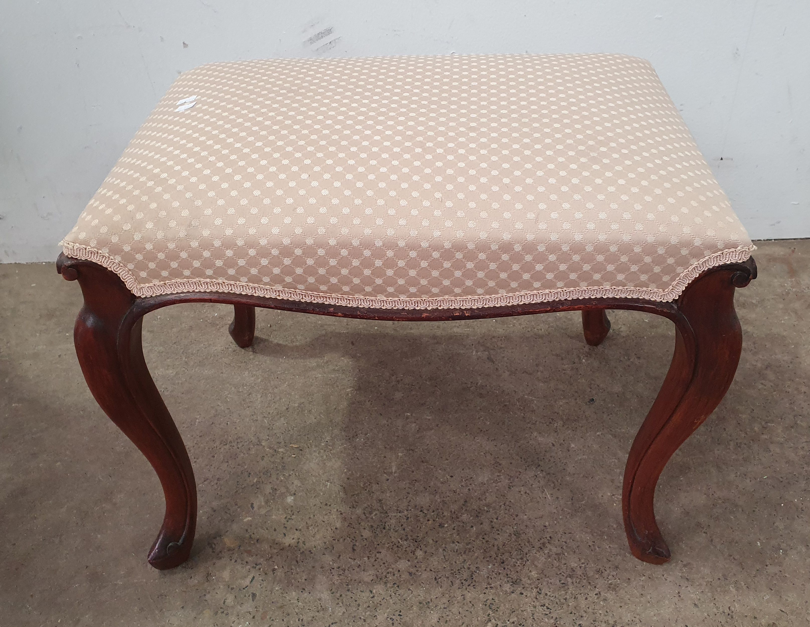 2064 · A FRENCH STYLE BEDROOM  STOOL