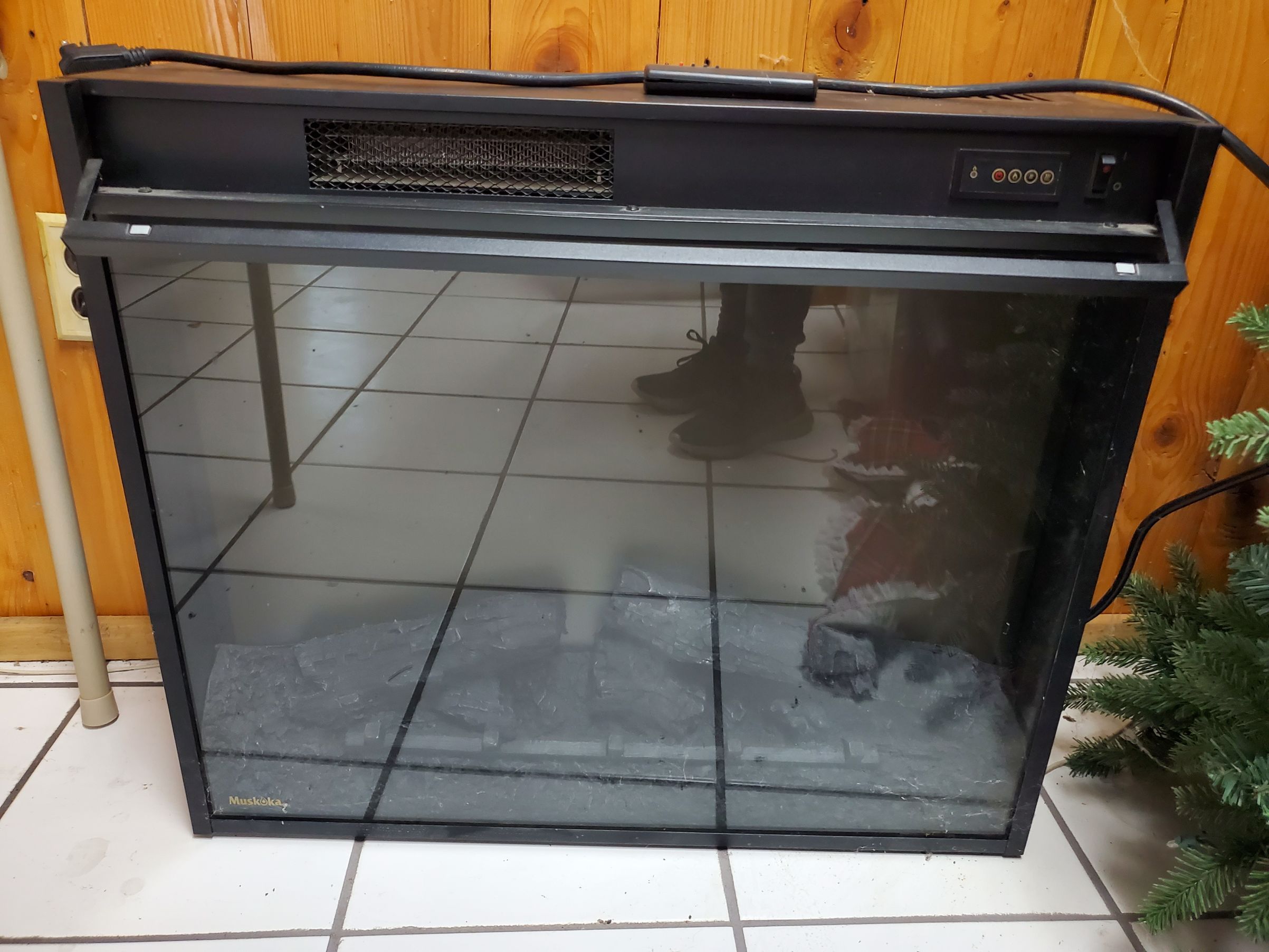 MUSKOKA FIREPLACE WITH REMOTE Estate Sales Niagara