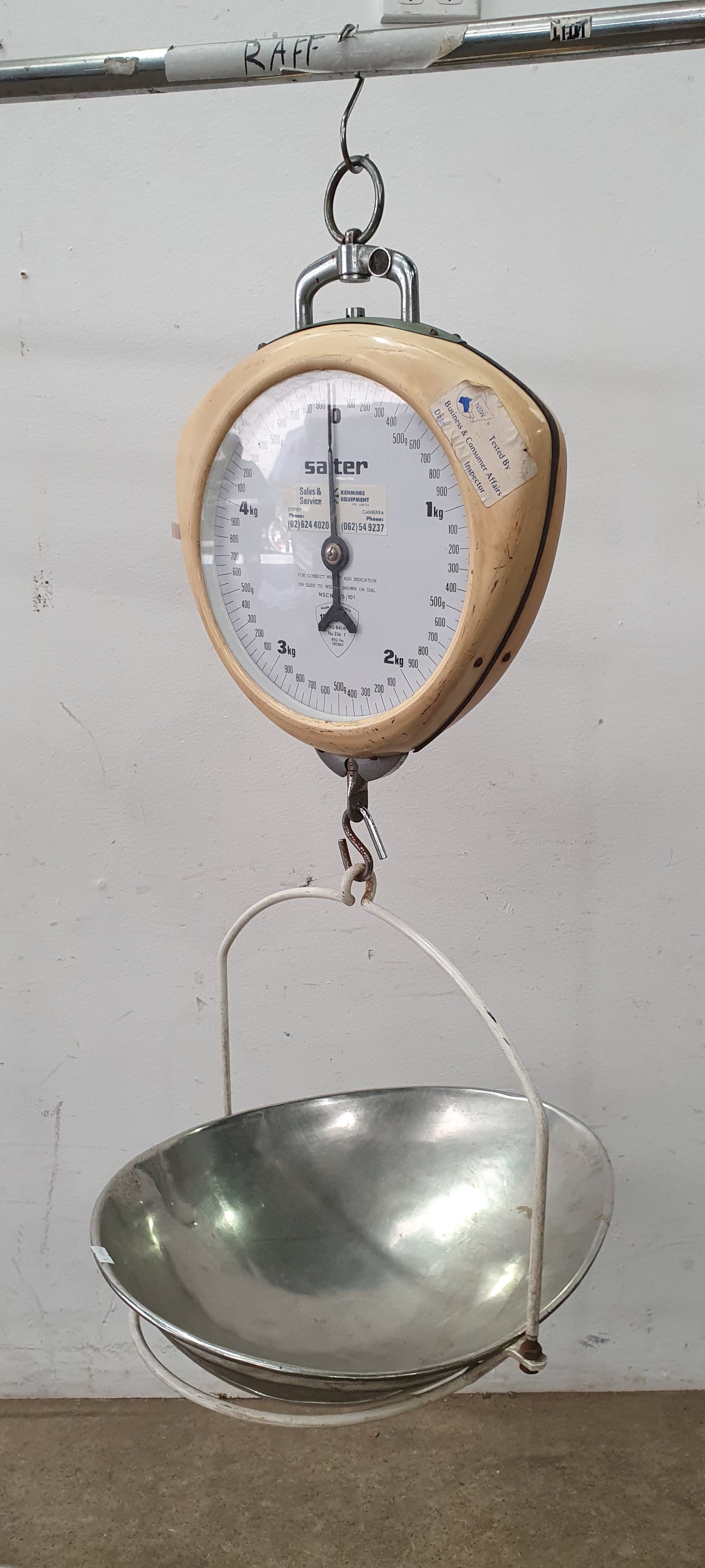 A VINTAGE SET OF SALTERS GROCERS SCALES