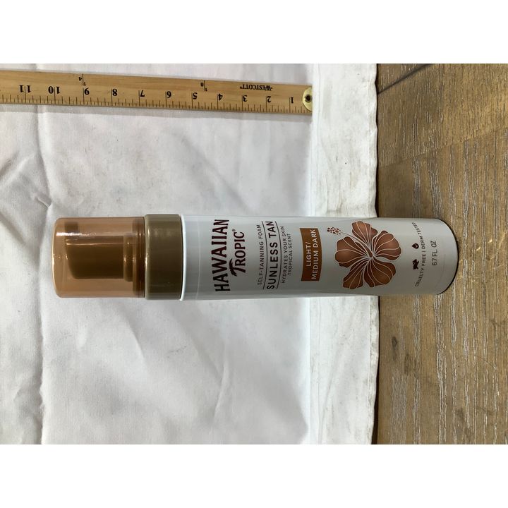 Hawaiian Tropic Self-Tanning Foam 6.7oz Light/Medium Dark