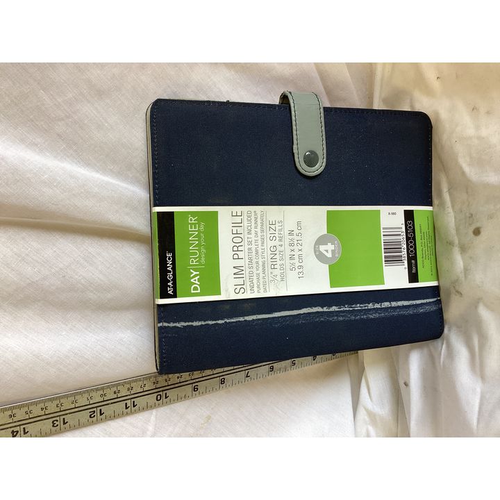 Day Runner Slim Profile Size 4 5 1/2'' x 8 1/2'' Binder- Navy Blue