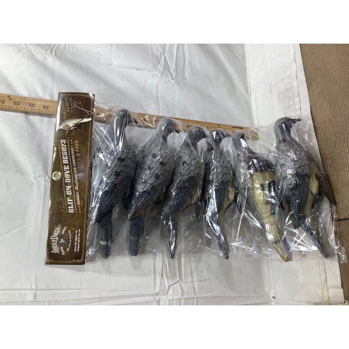 Lucky Duck Clip On Dove Decoys 6pk