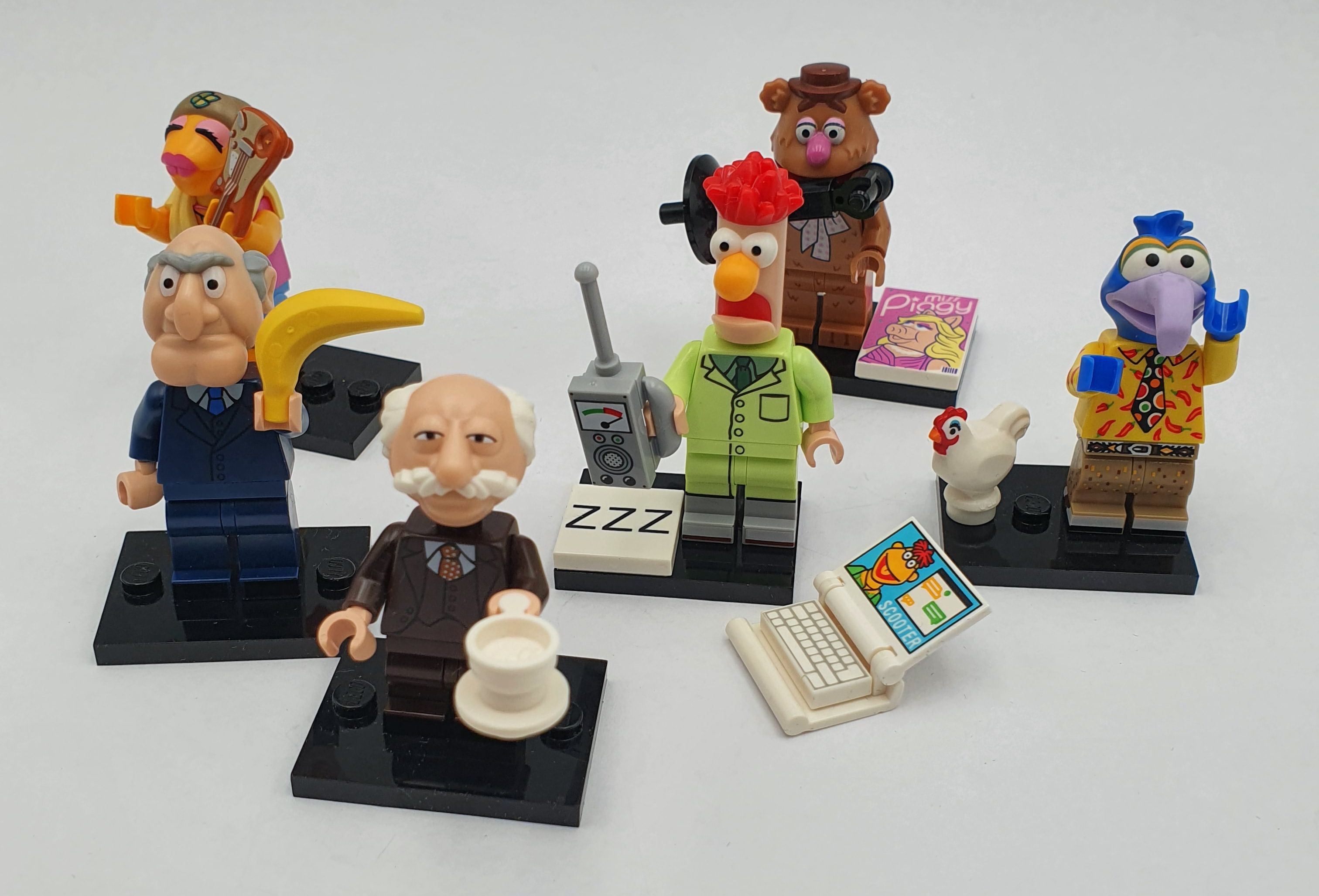 318 · A GROUP OF MUPPET LEGO CHARACTERS