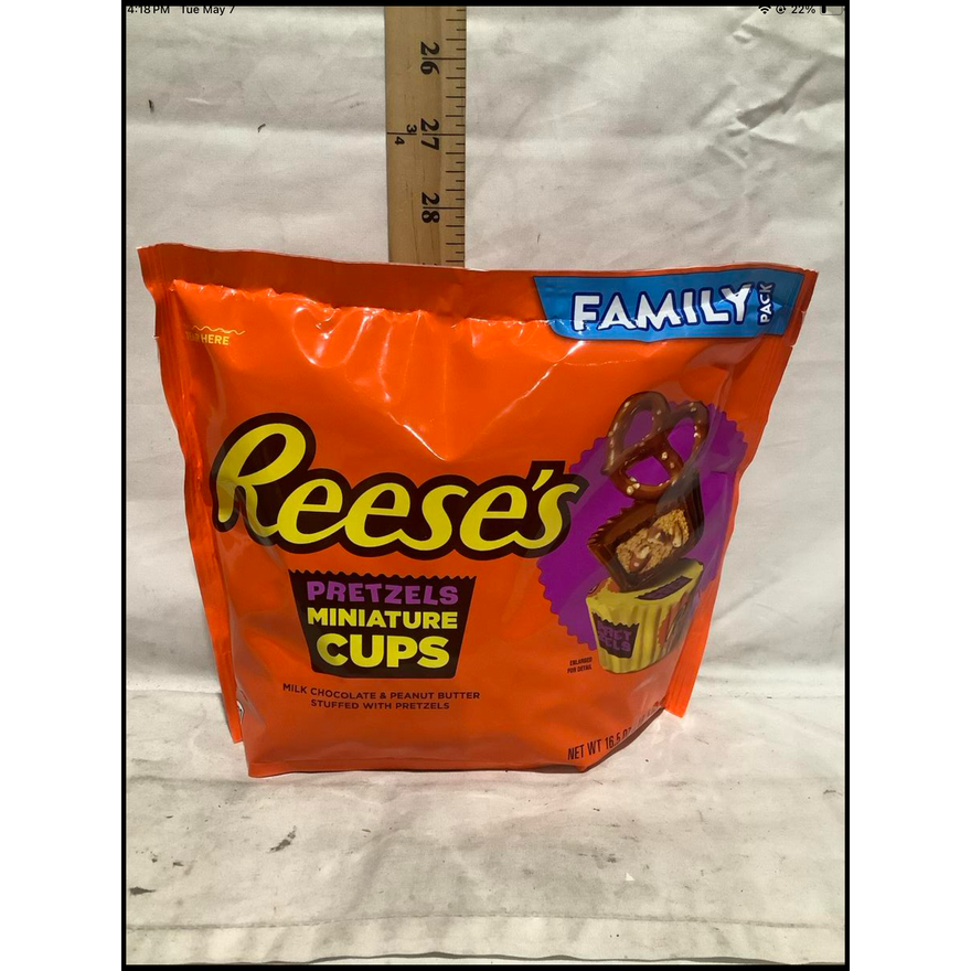16.05oz Reese's Minature Cups w/ Pretzels