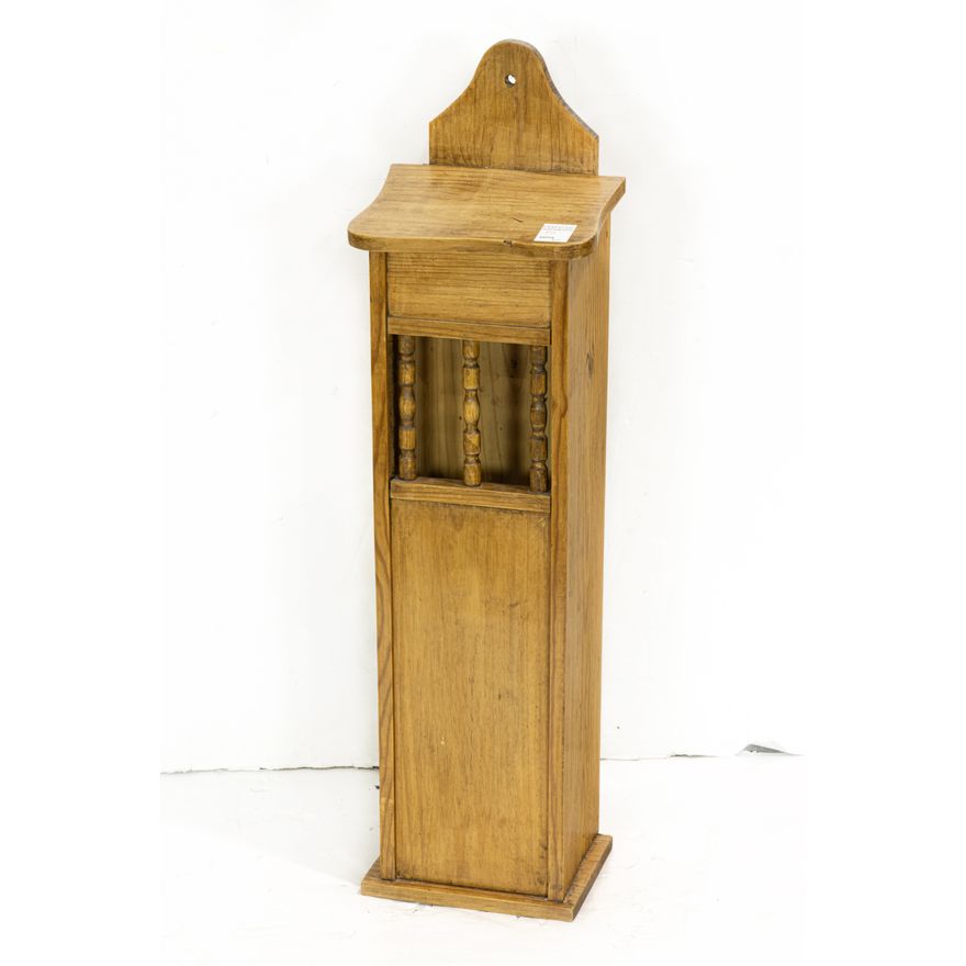 A Country pine hanging wall cabinet