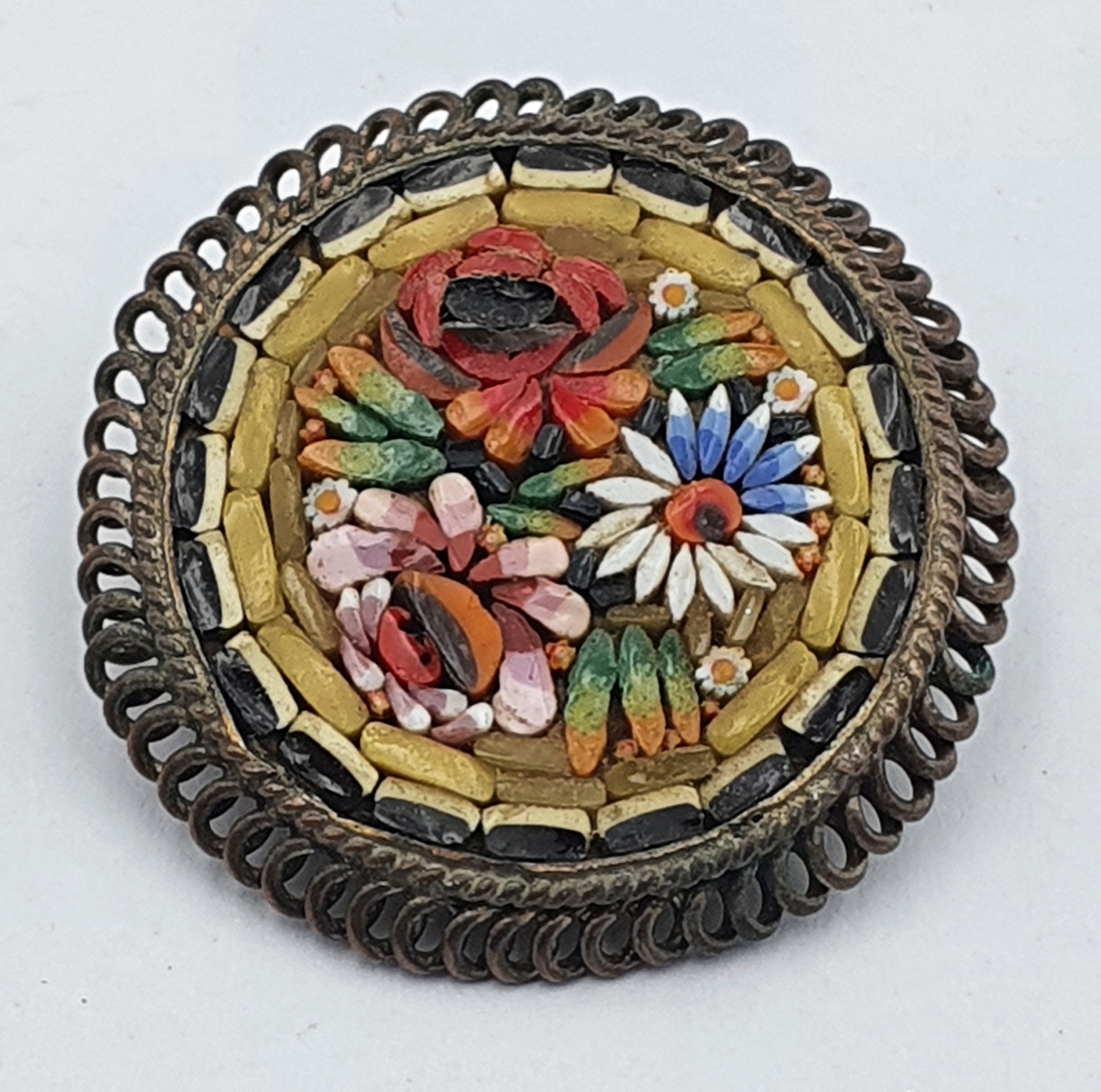 294 · AN ITALIAN MID-CENTURY MICRO MOSAIC FLORAL BROOCH