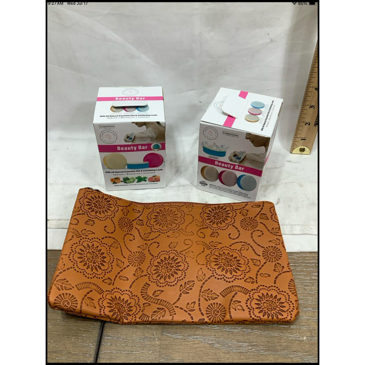 Luxurious Collection 2 Pc. Beauty Bar & 1 Bag