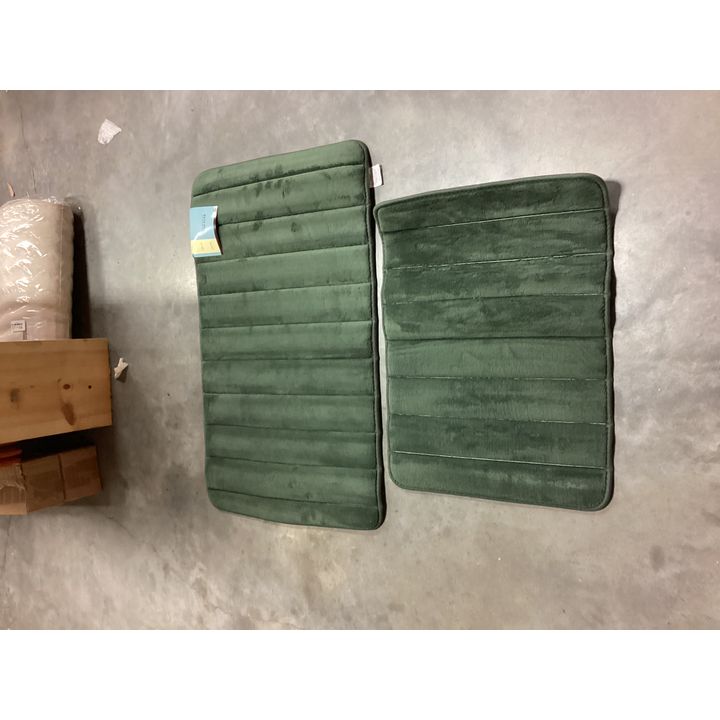 Bath Mat w/ Anti Skid Back- Green 32'' x 19'' AND 24'' x 18''