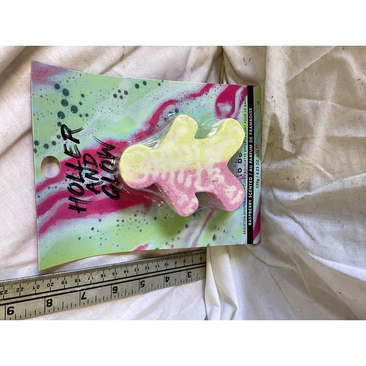 Holler & Glow "Bone To Be Wild" Skeleton Shaped Bath Fizzer (Raspberry Scented)