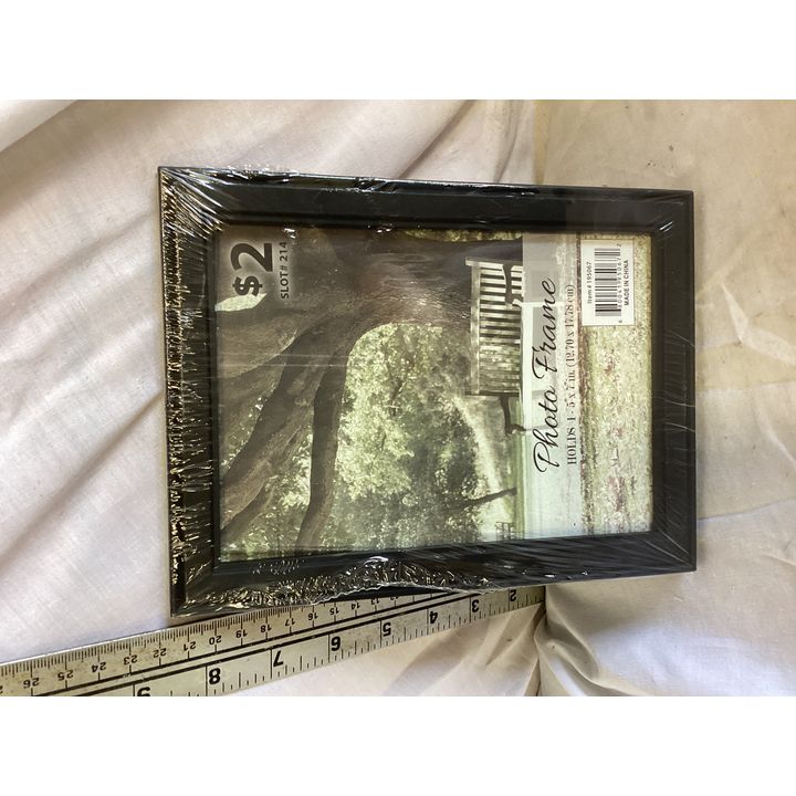 Photo Picture Frame Holds 1-5'' x 7'' Pictures (Black)