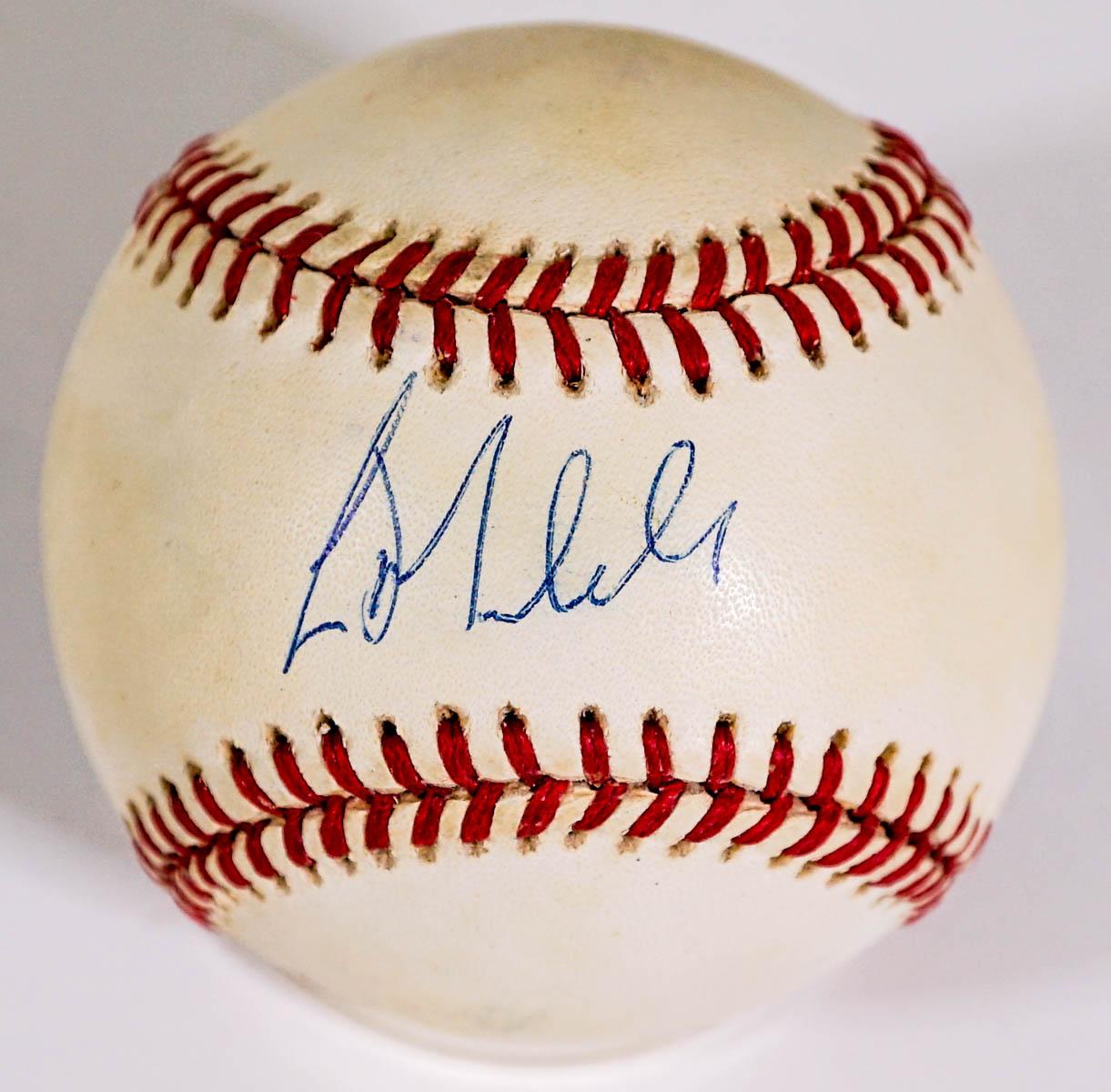 Greg Maddux Autographed Sports Memorabilia Baseball Collectibles