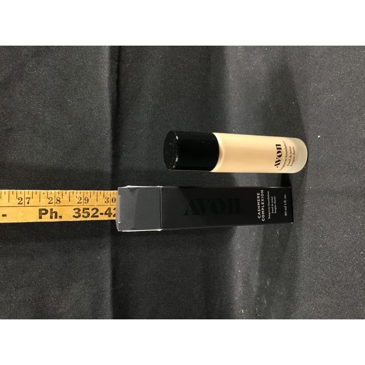 Avon Cashmere Complexion Longwear Foundation 1oz- Custard