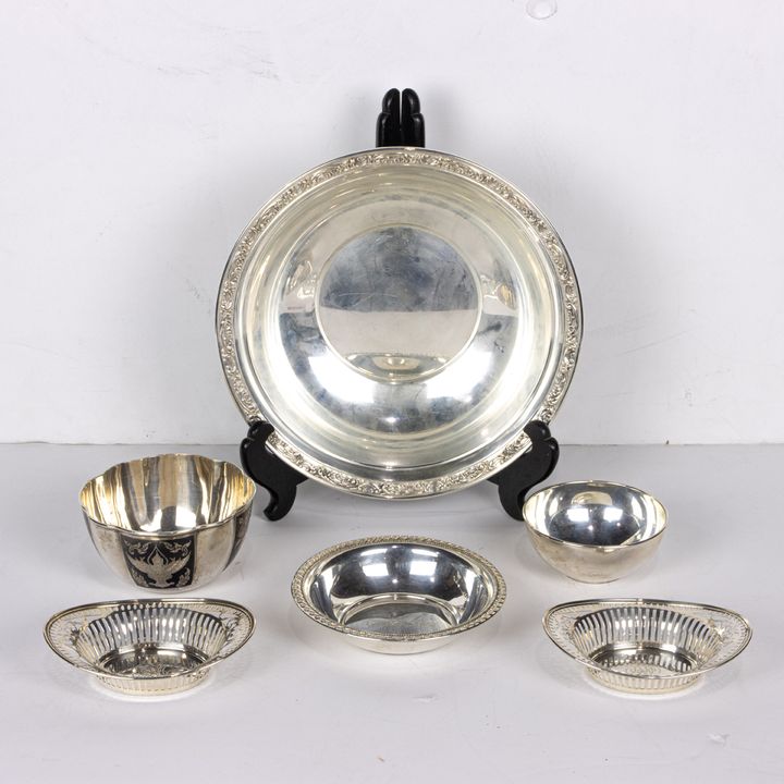 Six sterling bowls, including a Gorham bowl #1226, 9