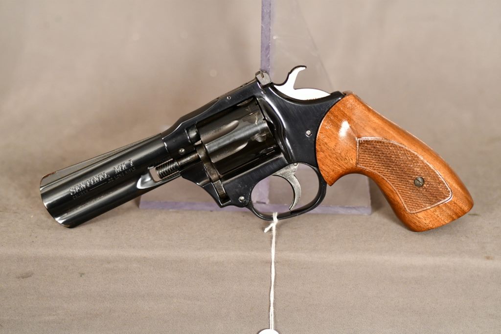 High Standard Sentinel MK1, .22 LR/.22 mag. cals. revolver, Blue, 4 ...