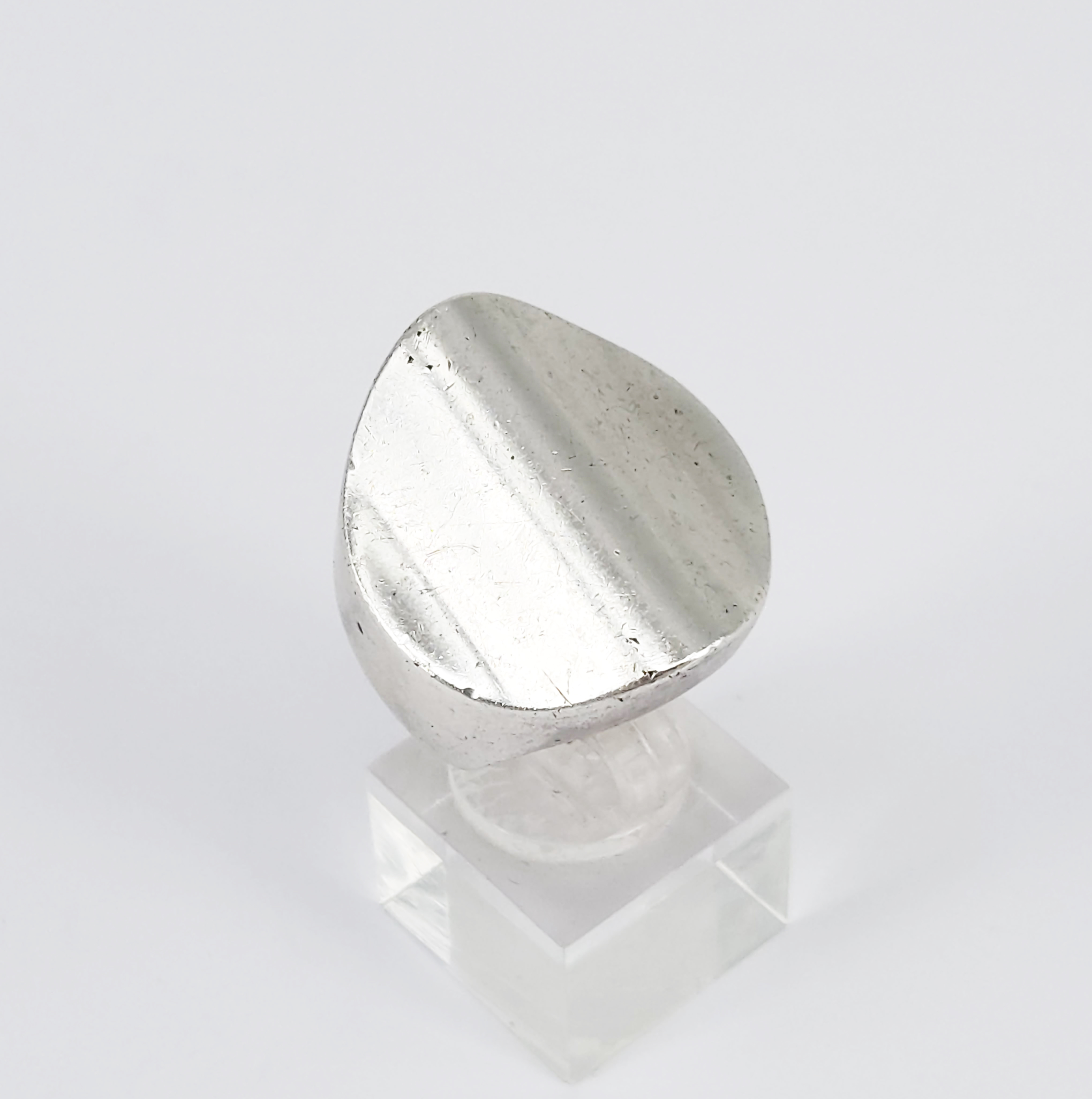 18 · A MODERNIST DANISH SILVER RING