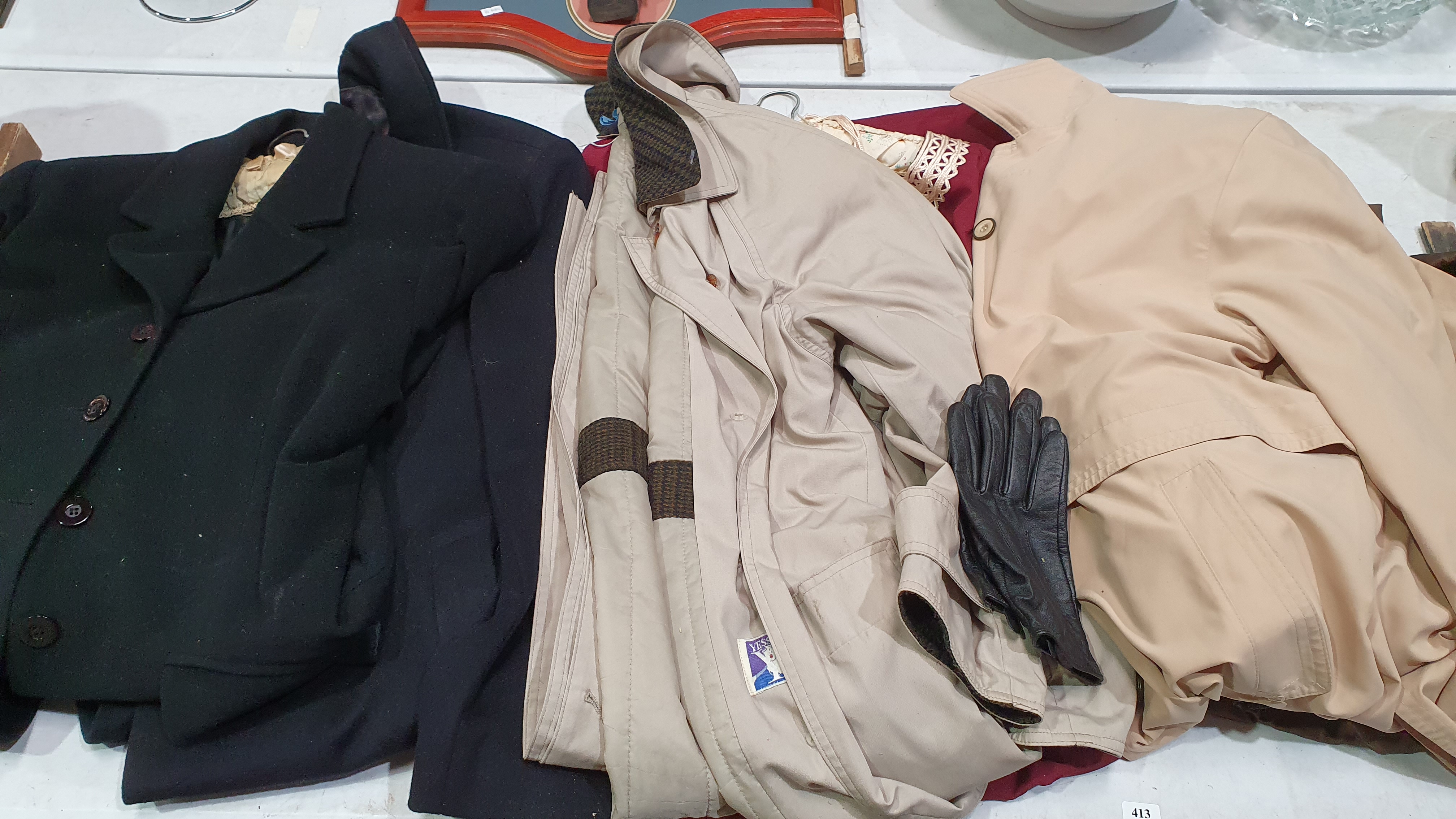 413 · A GROUP OF VARIOUS GARMENTS