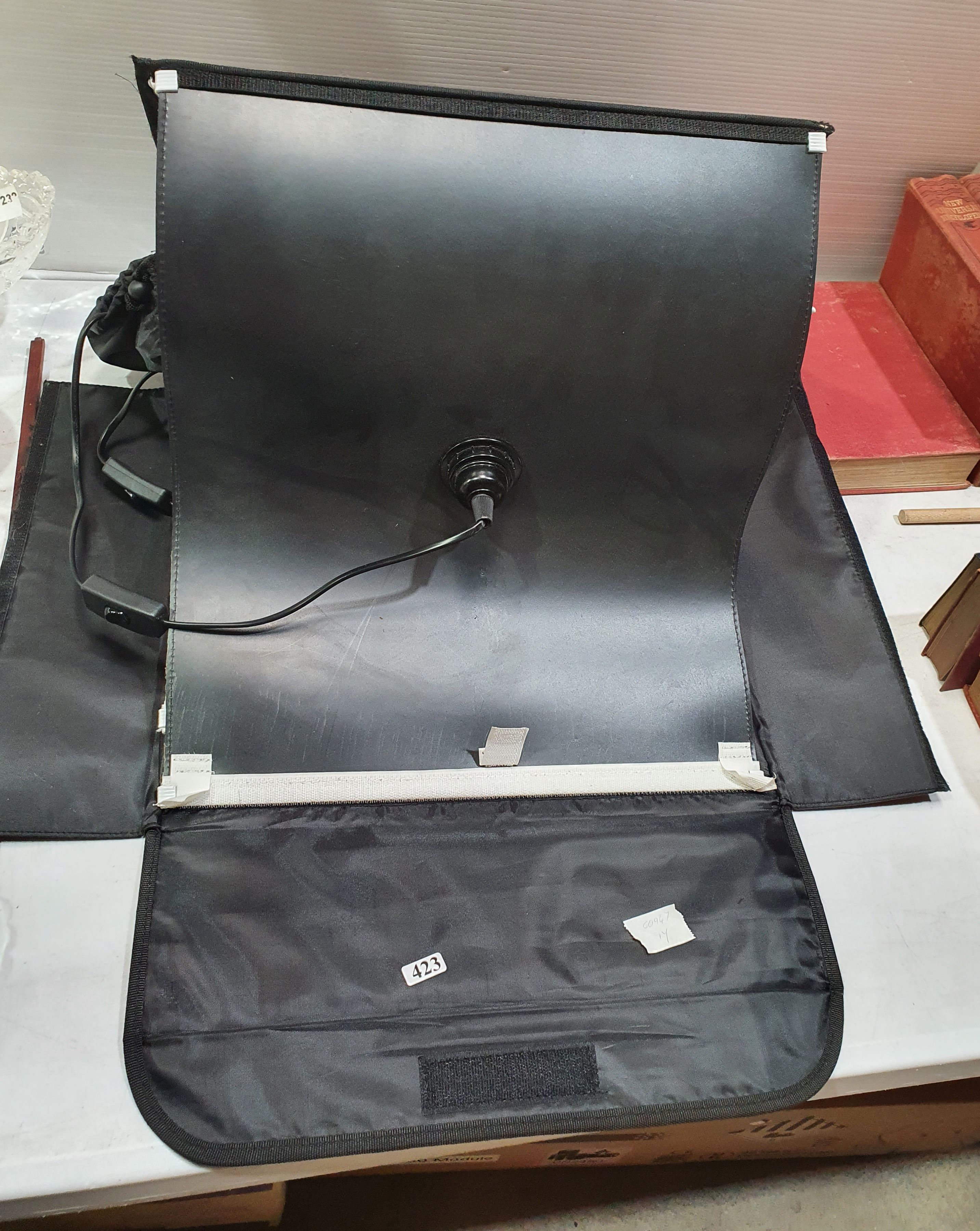 423 · AN OPTEX LIGHT BOX