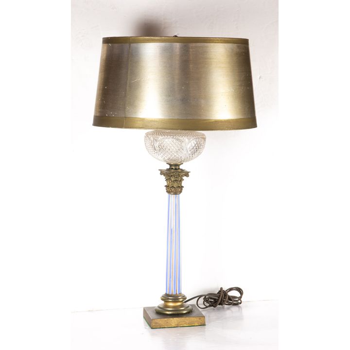 A Classical style glass table lamp
